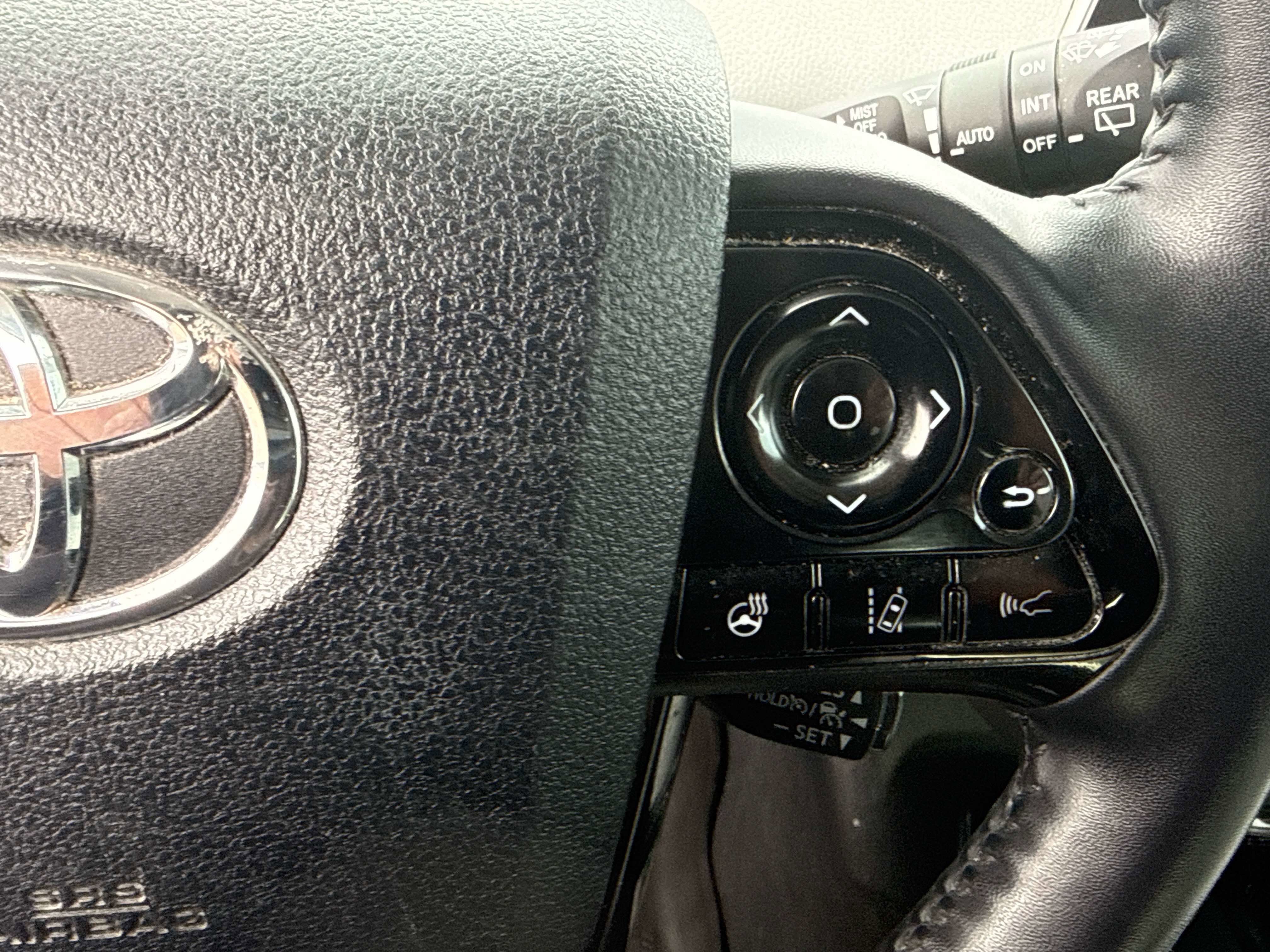 2019 Toyota PRIUS XLE