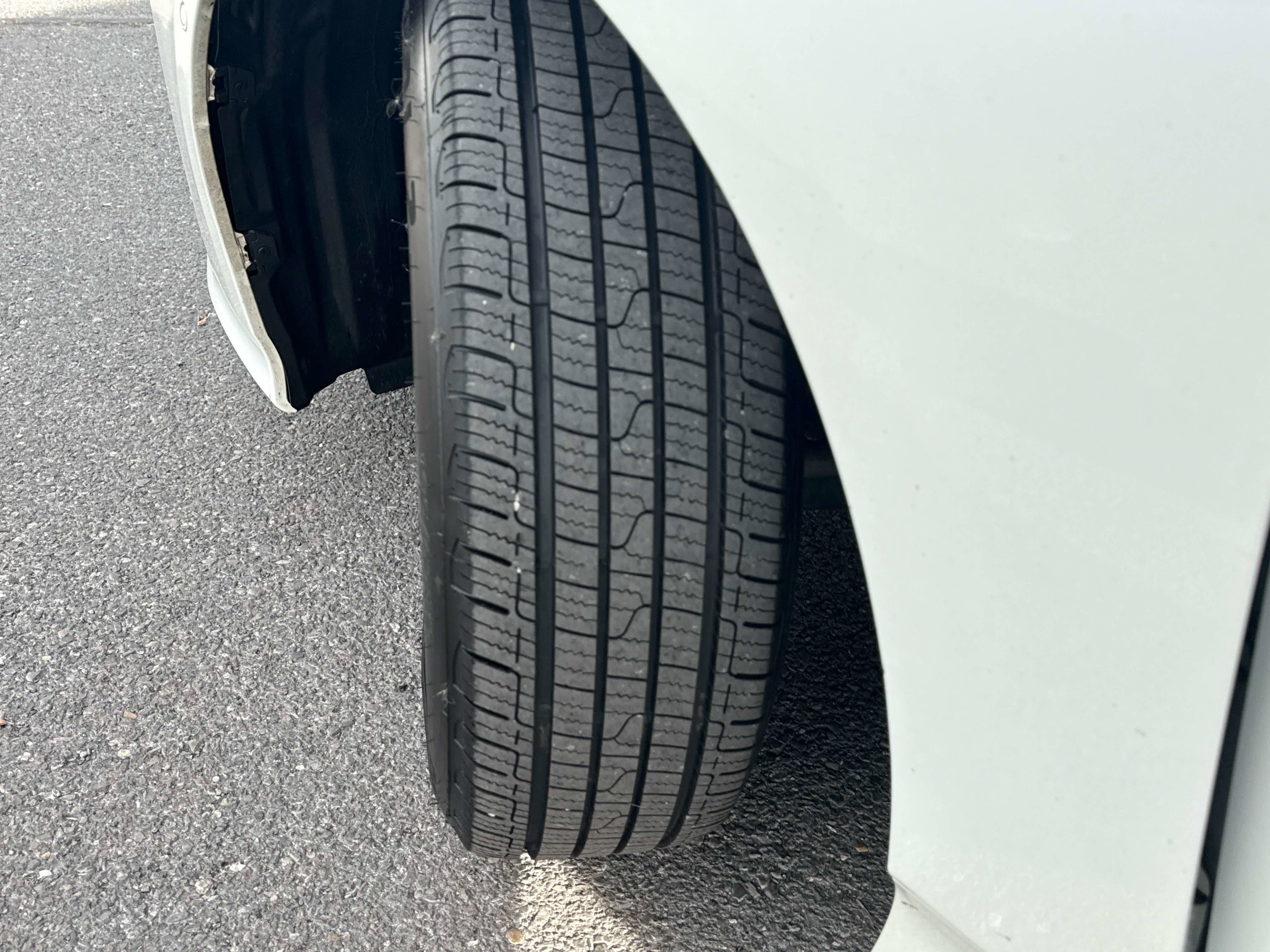 2019 Toyota PRIUS XLE