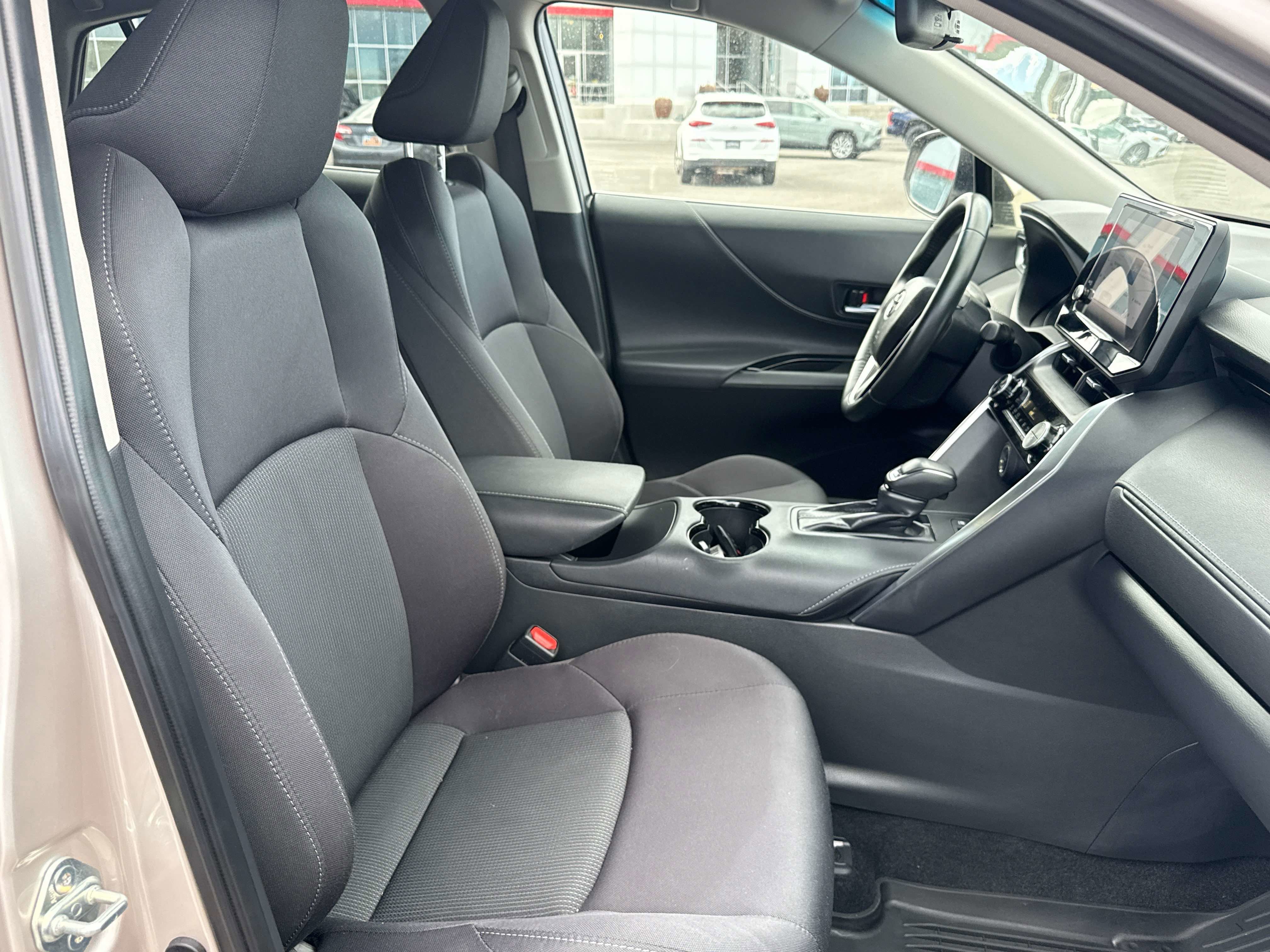 2024 Toyota Venza LE