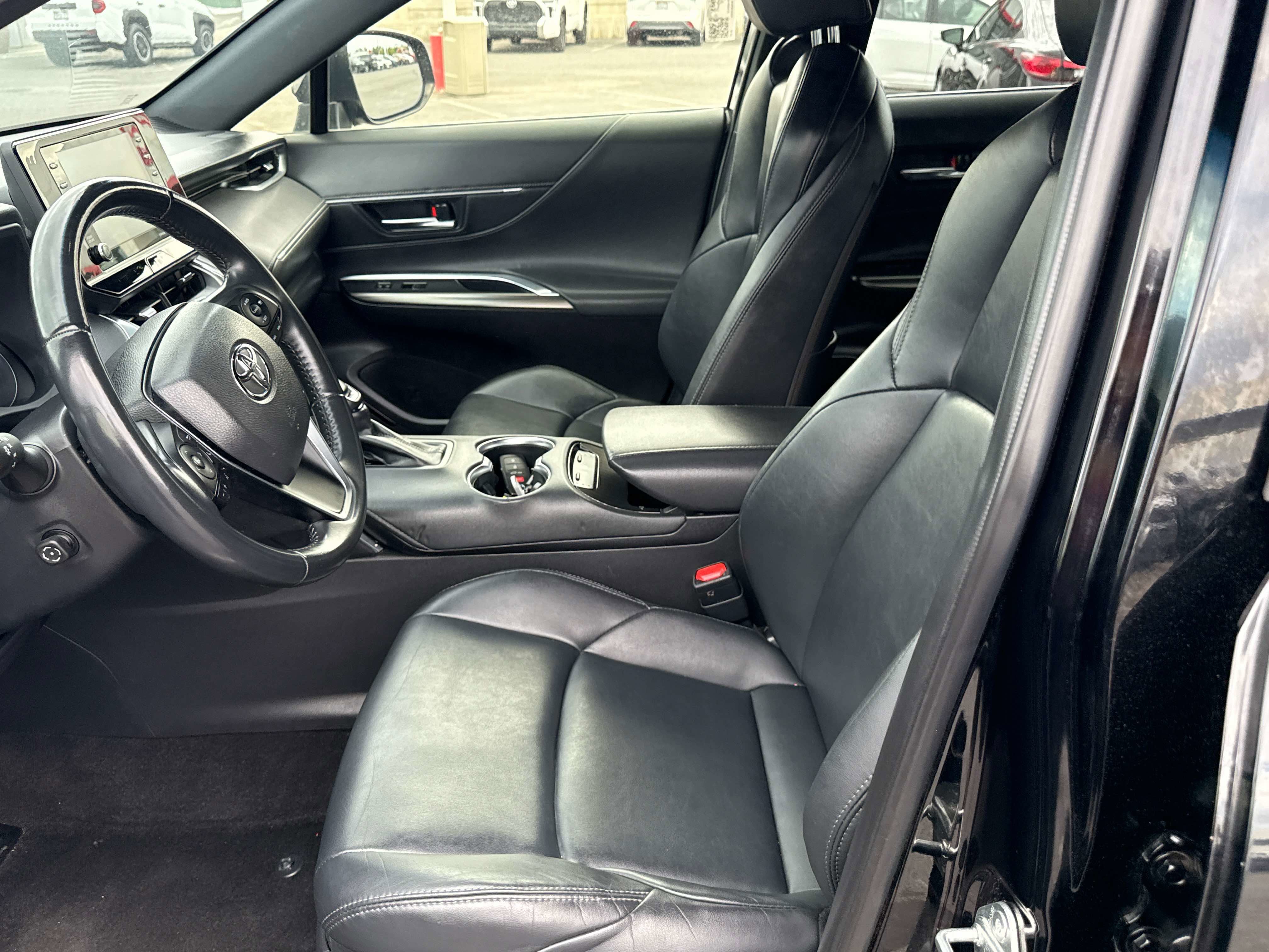 2022 Toyota Venza XLE - Photo 11