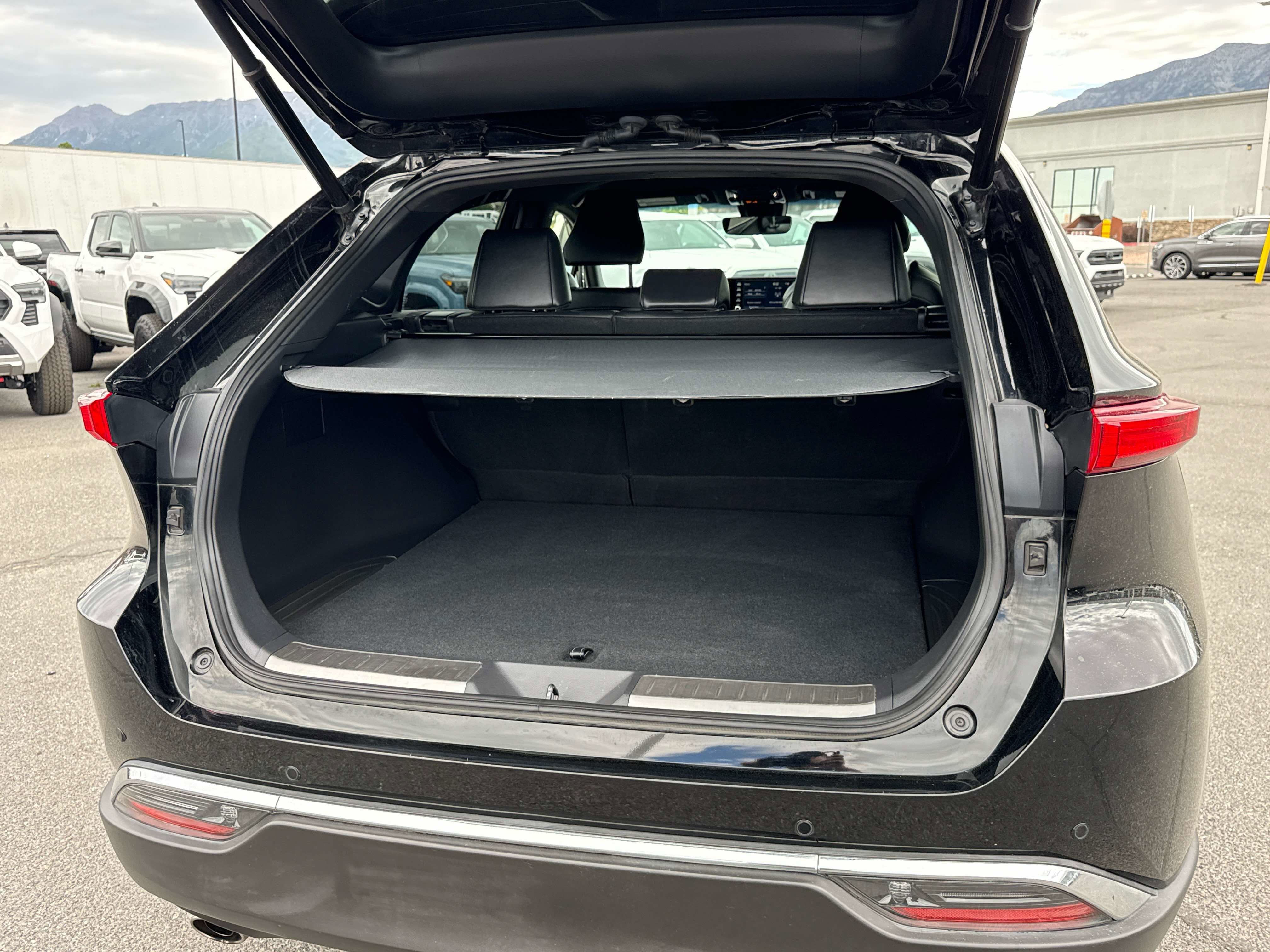 2022 Toyota Venza XLE - Photo 15