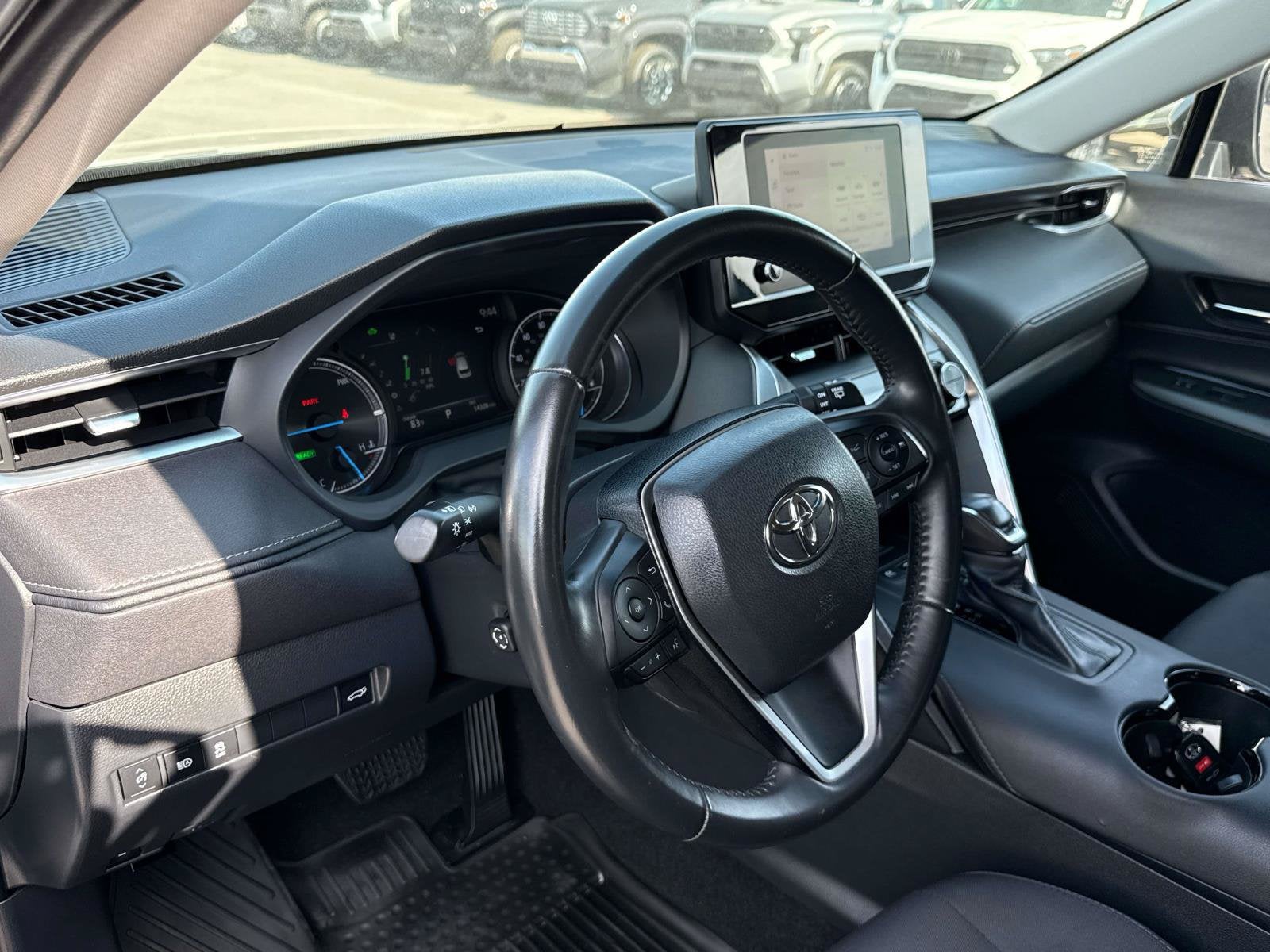 2024 Toyota Venza LE - Photo 12