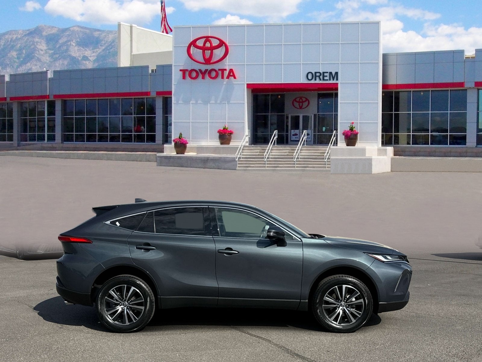 2024 Toyota Venza LE - Photo 3