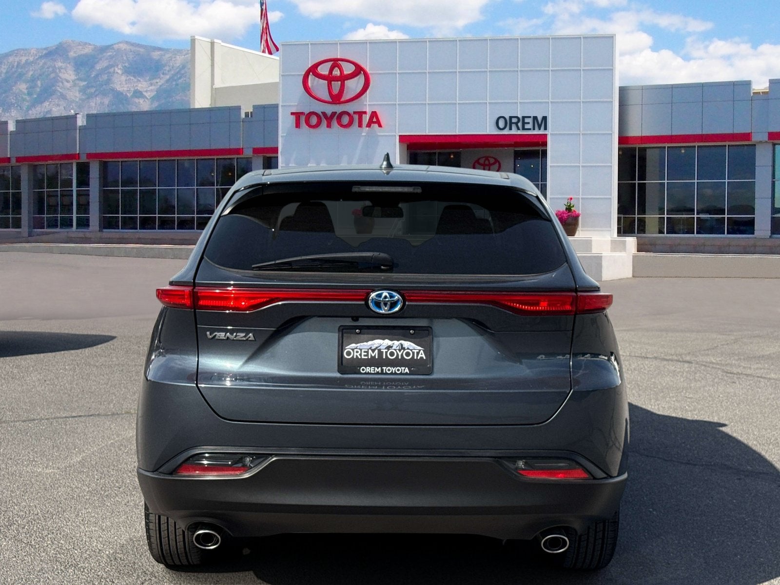 2024 Toyota Venza LE - Photo 6