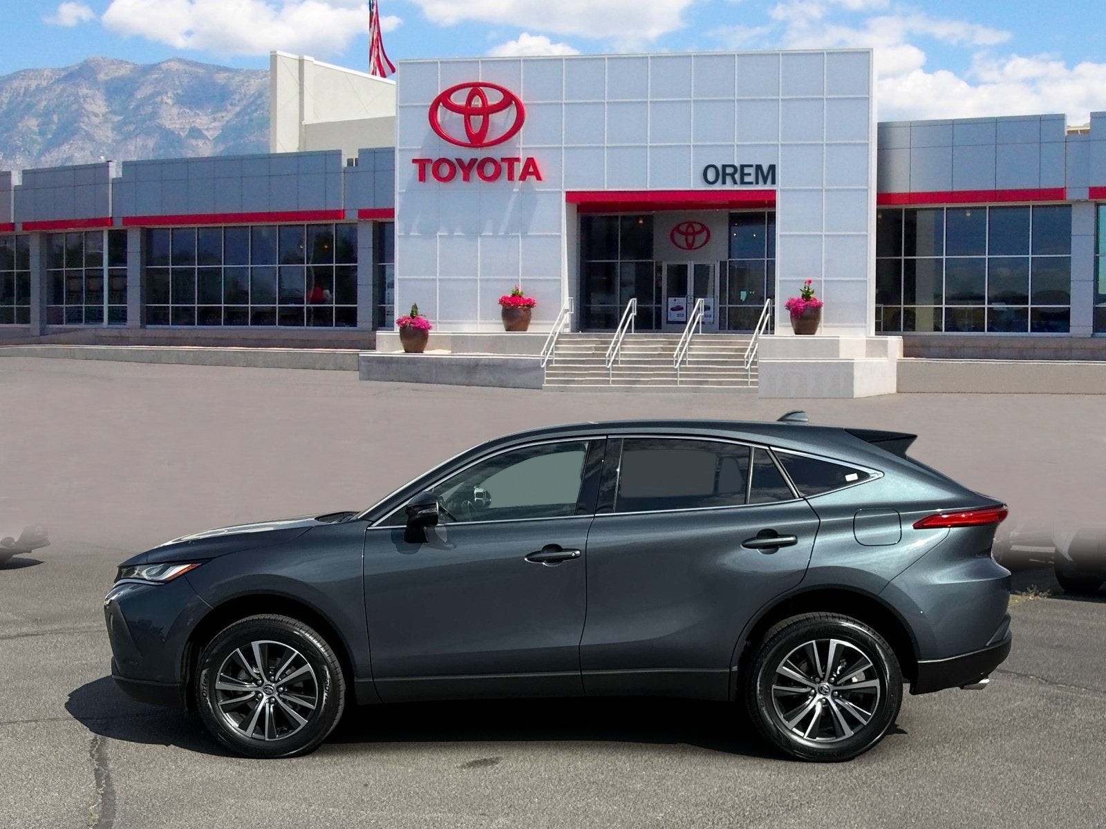 2024 Toyota Venza LE - Photo 8