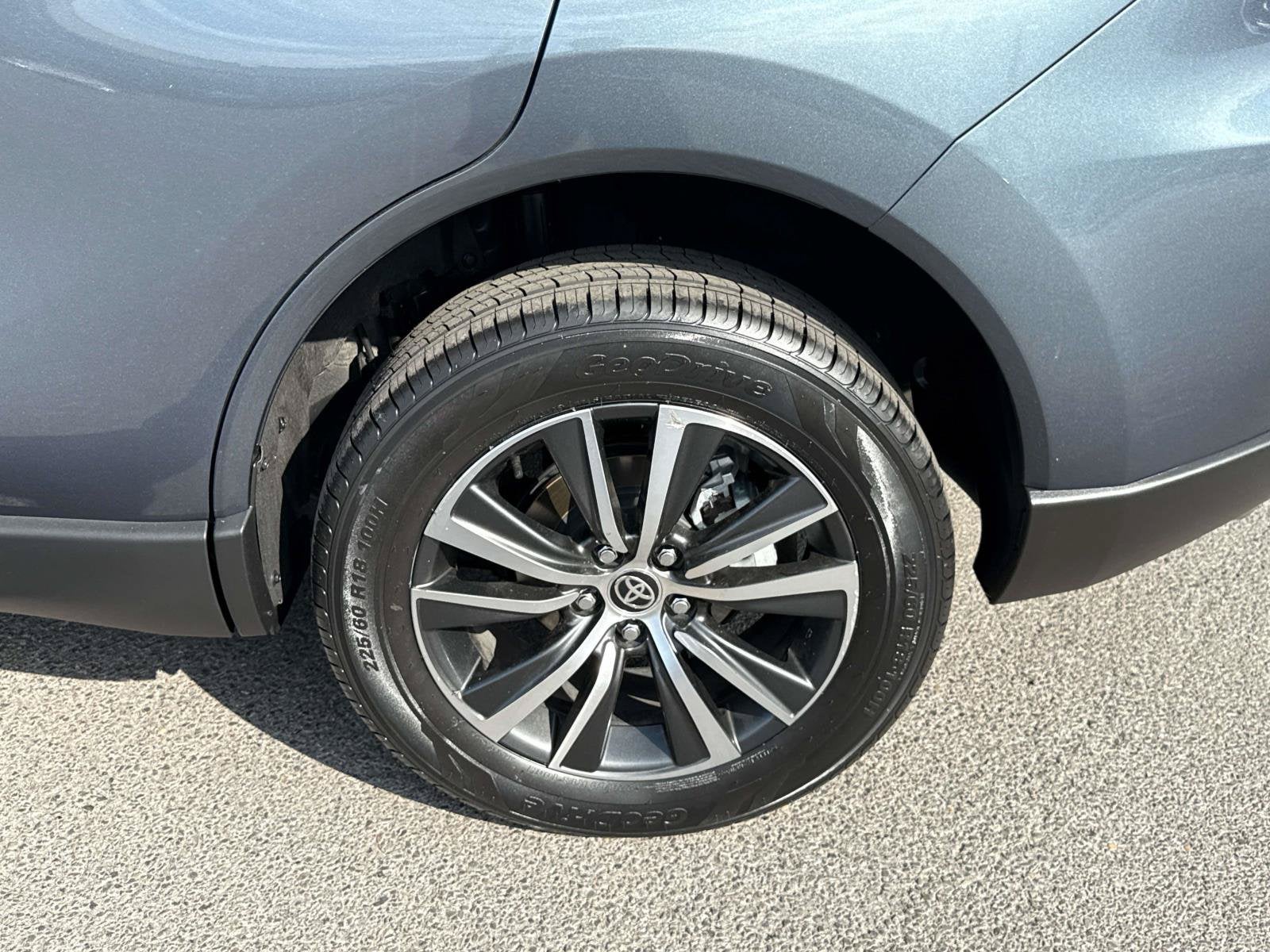 2024 Toyota Venza LE