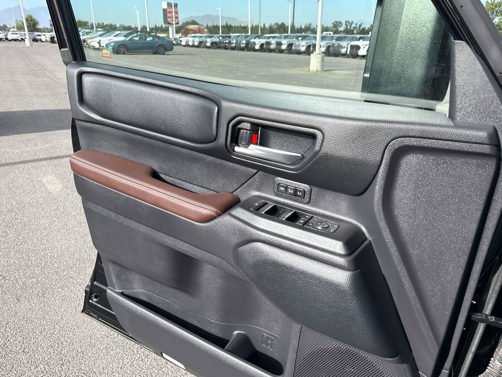 2025 Toyota Land Cruiser 4WD (Natl)