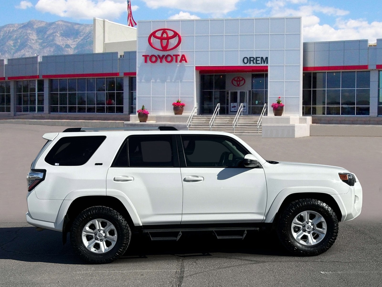 2024 Toyota 4RUNNER SR5