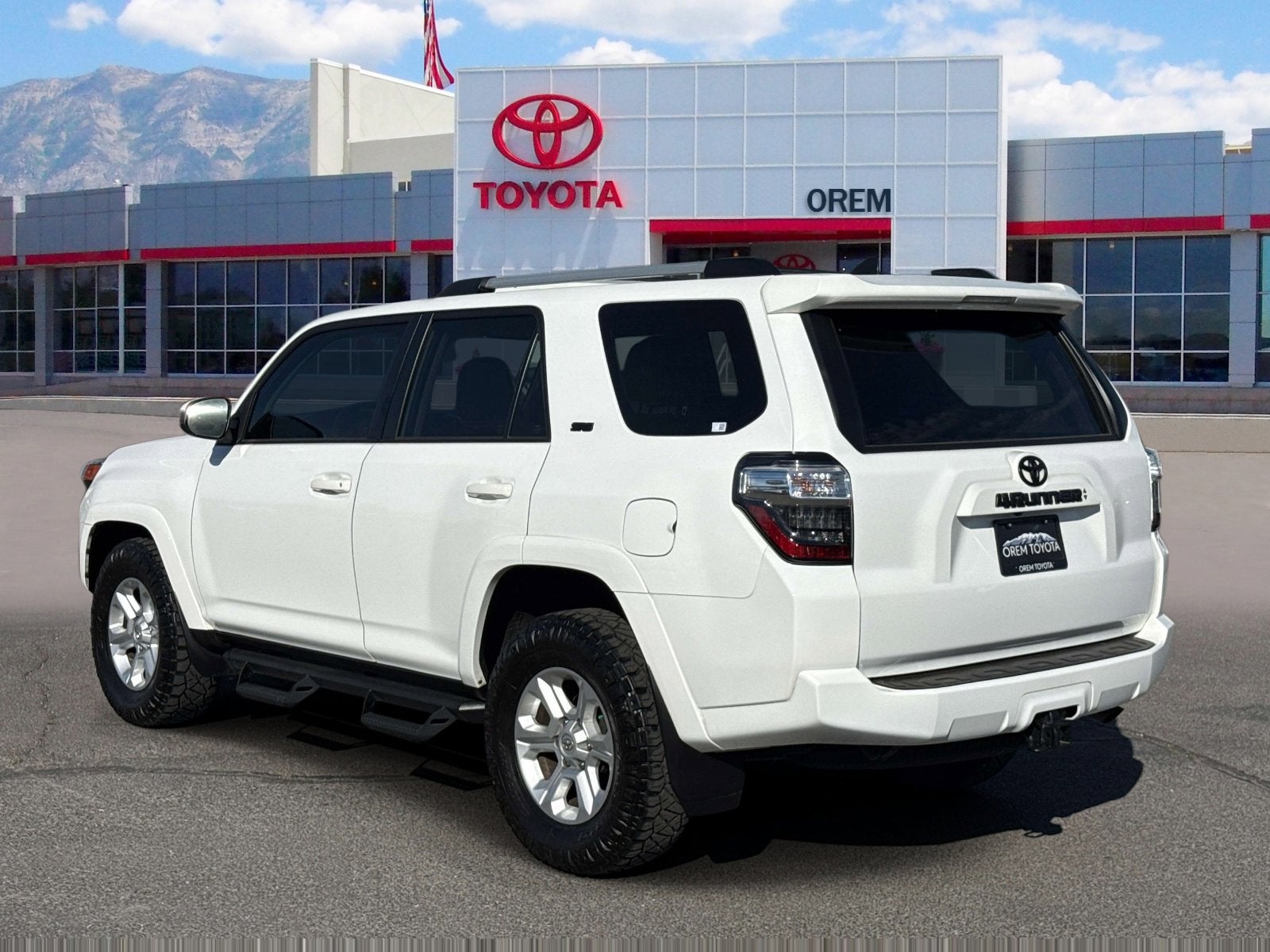 2024 Toyota 4RUNNER SR5