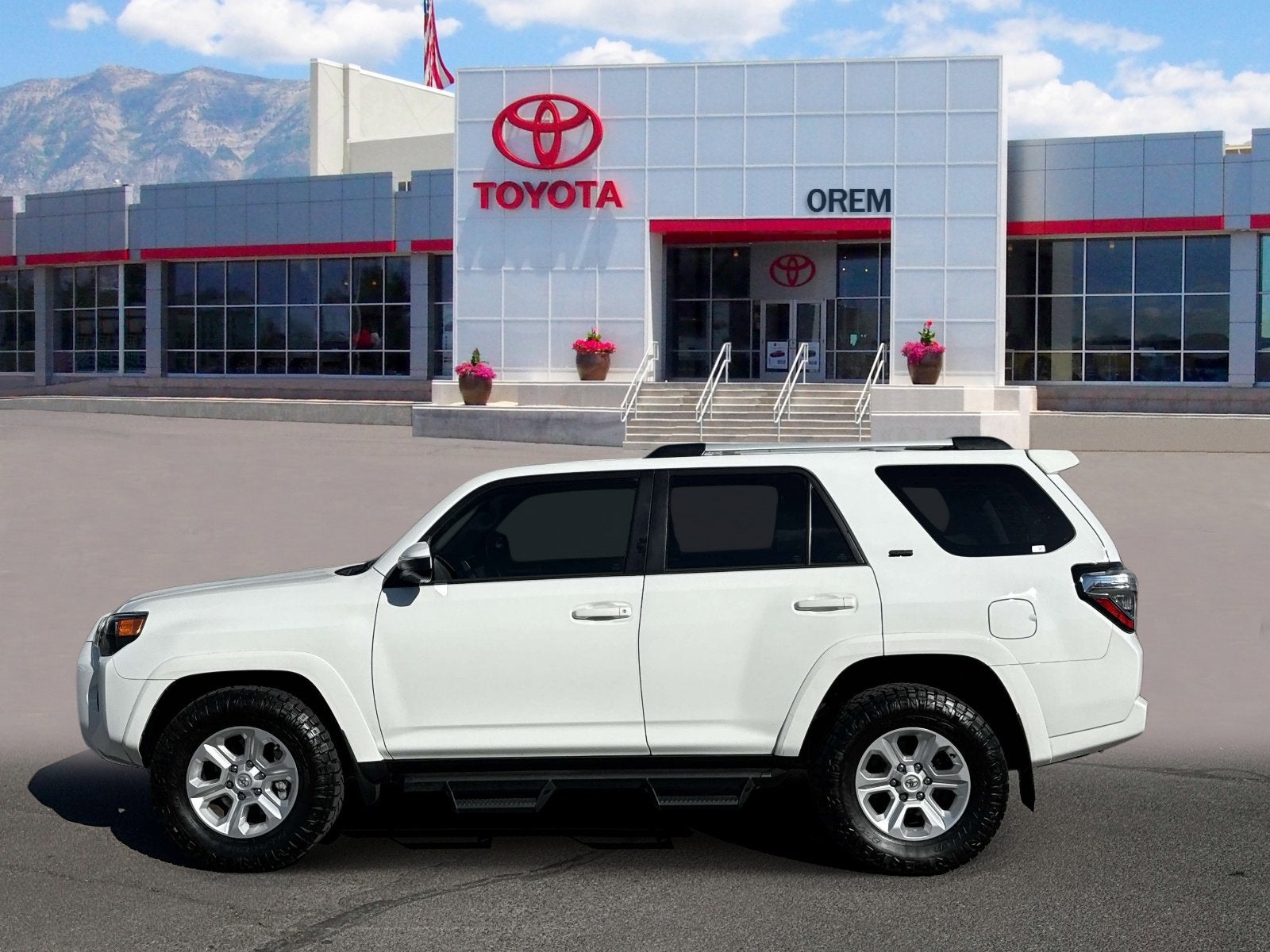 2024 Toyota 4RUNNER SR5