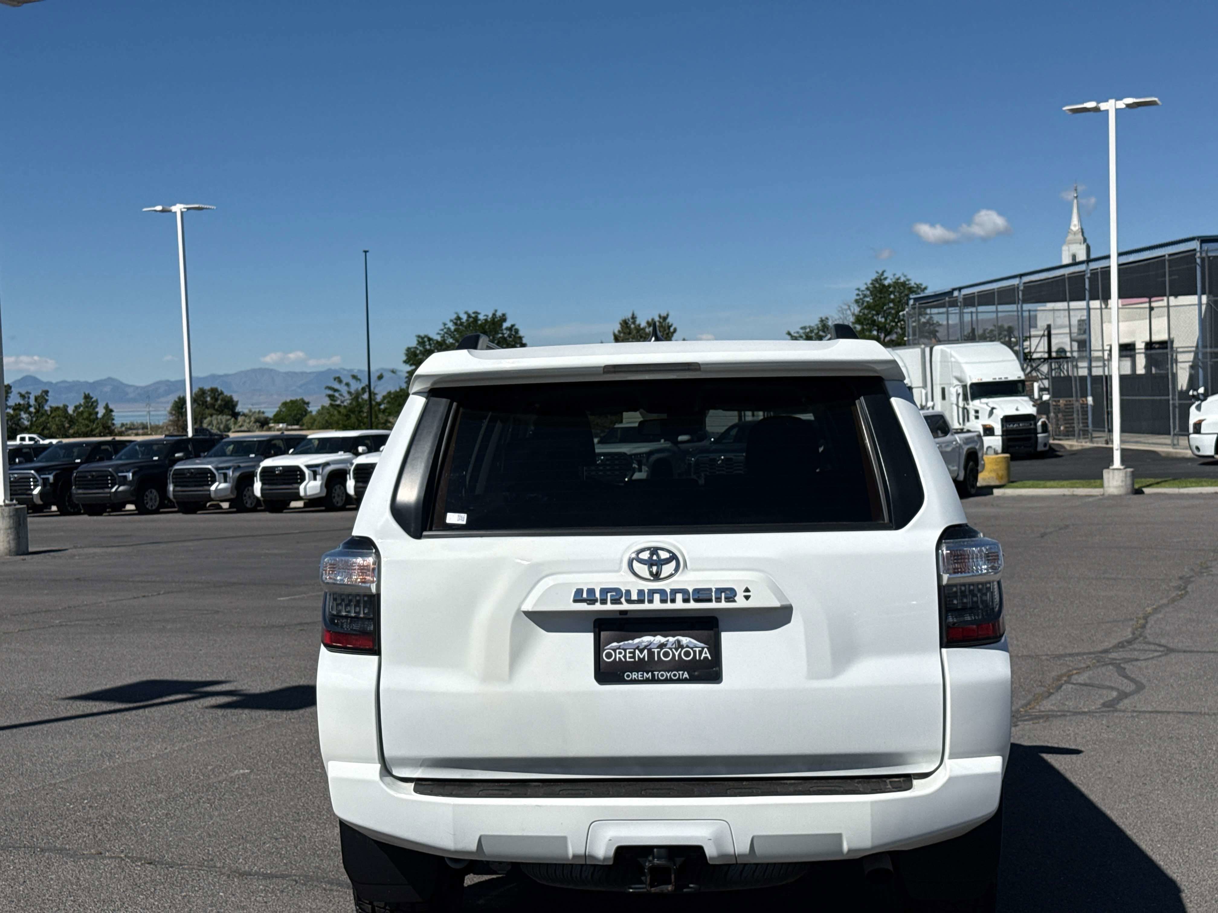 2024 Toyota 4RUNNER SR5