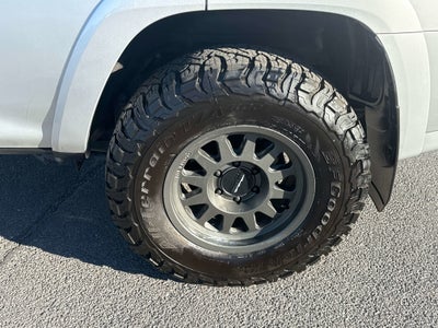 2024 Toyota 4RUNNER TRD Off Road