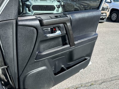 2022 Toyota 4RUNNER TRD Off Road Premium