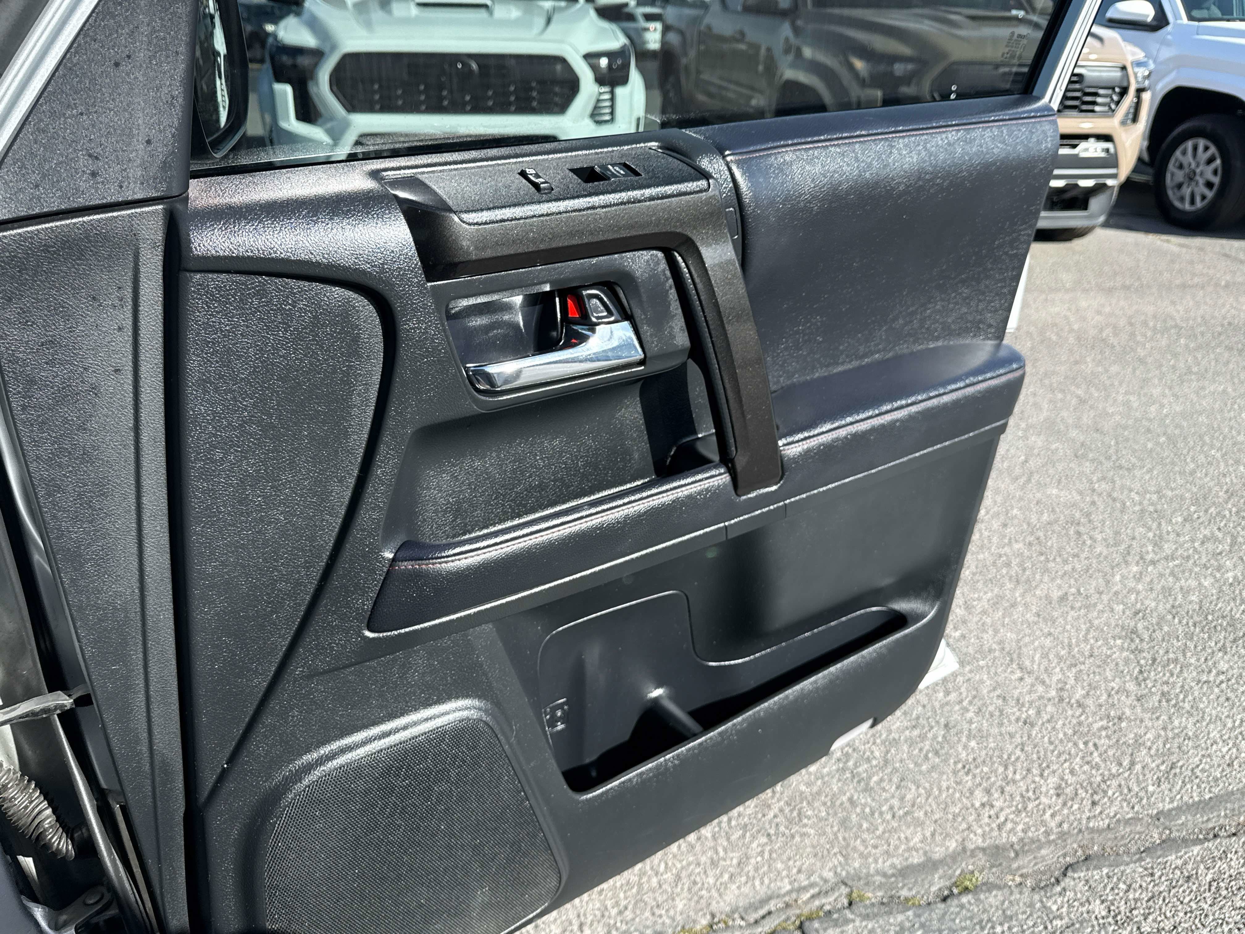 2022 Toyota 4RUNNER TRD Off Road Premium