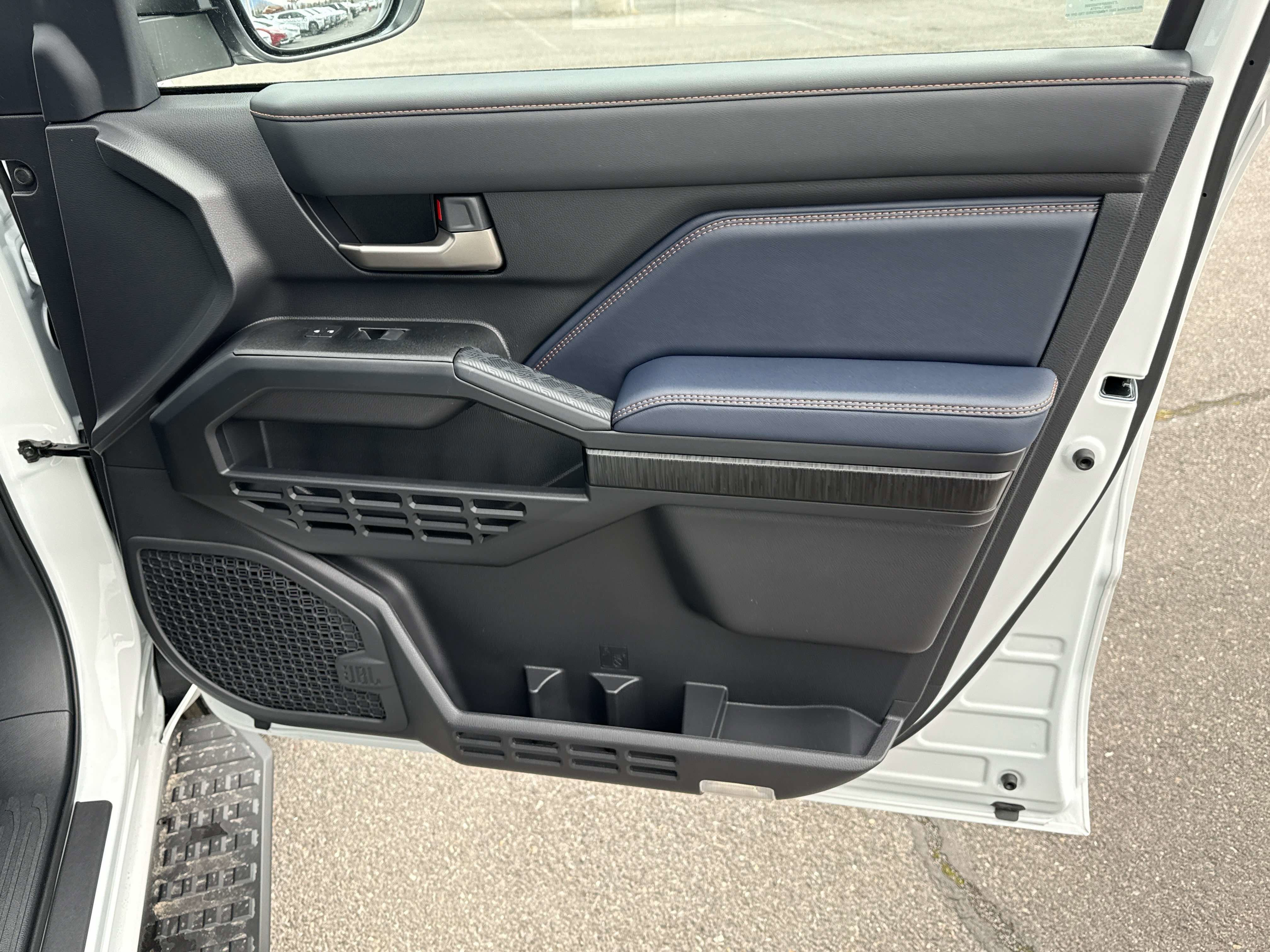 2026 Toyota 4Runner i-FORCE MAX Platinum