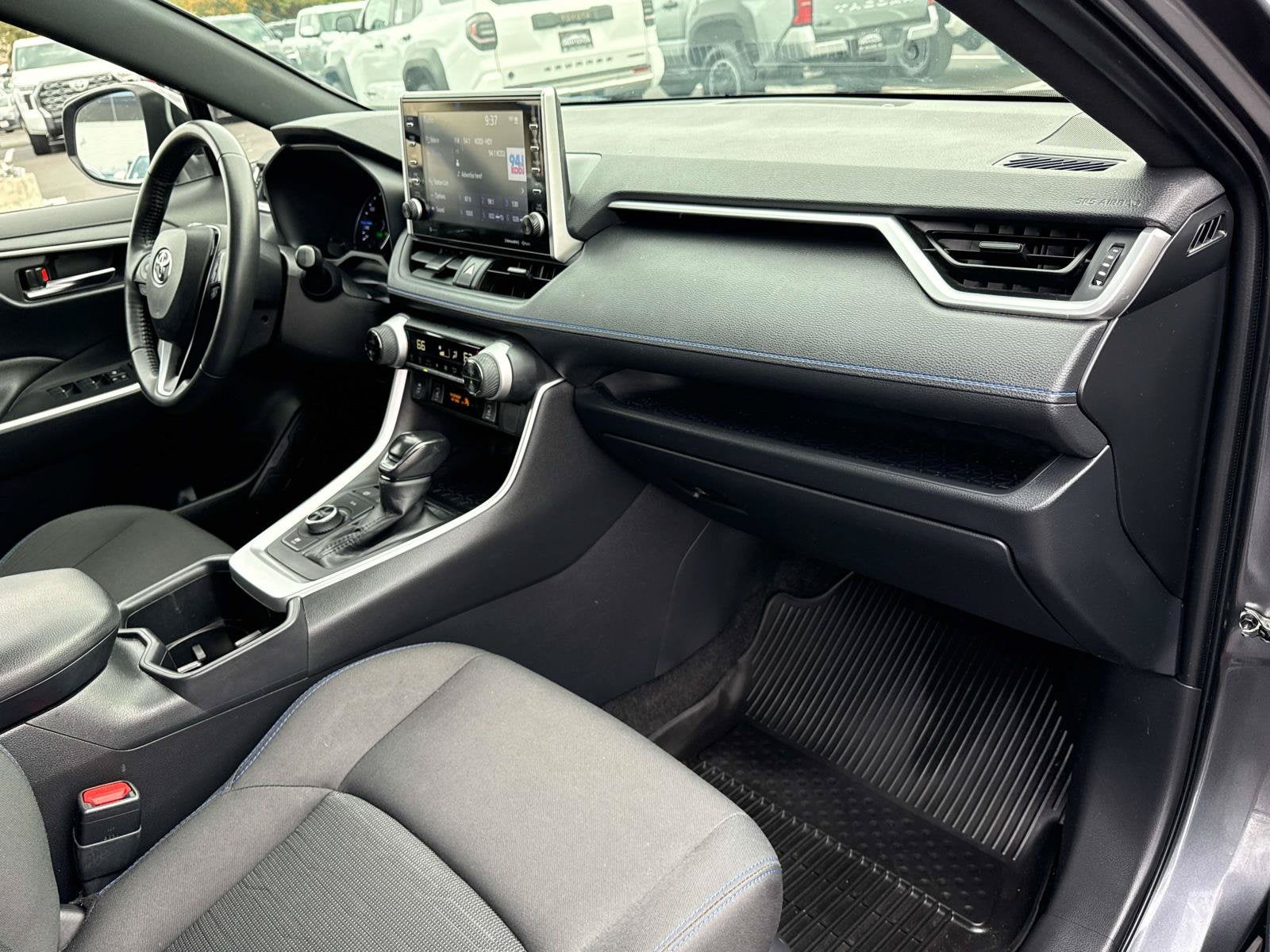 2022 Toyota RAV4 Hybrid SE
