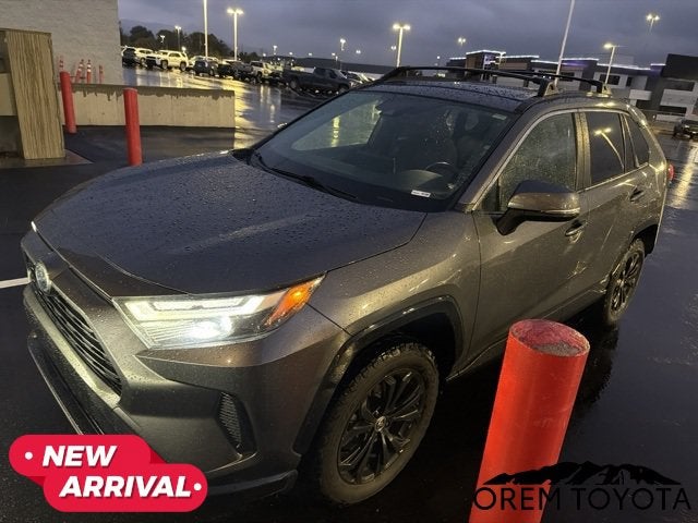 2022 Toyota RAV4 Hybrid SE