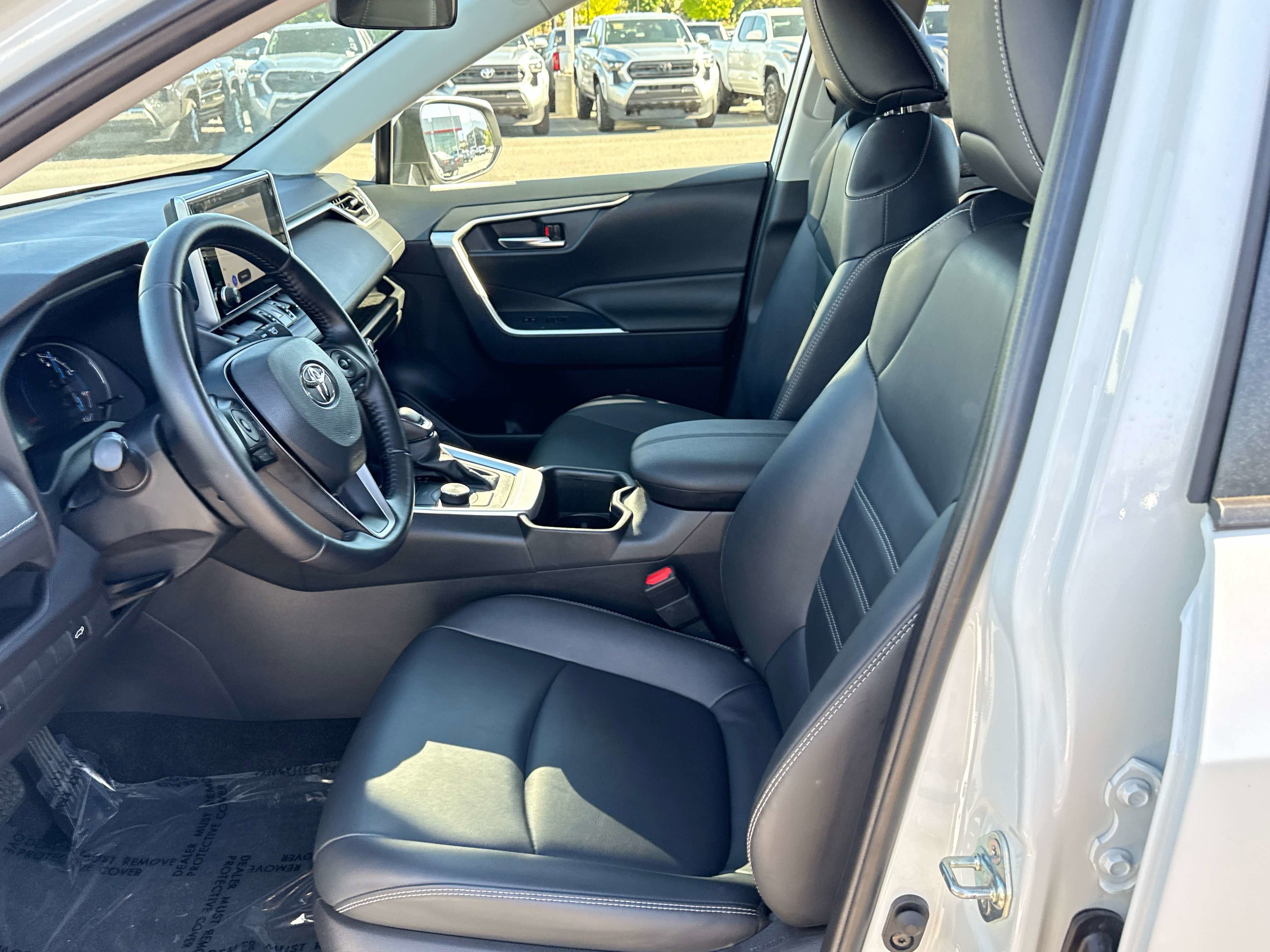 2025 Toyota RAV4 HYBRID Hybrid XLE Premium