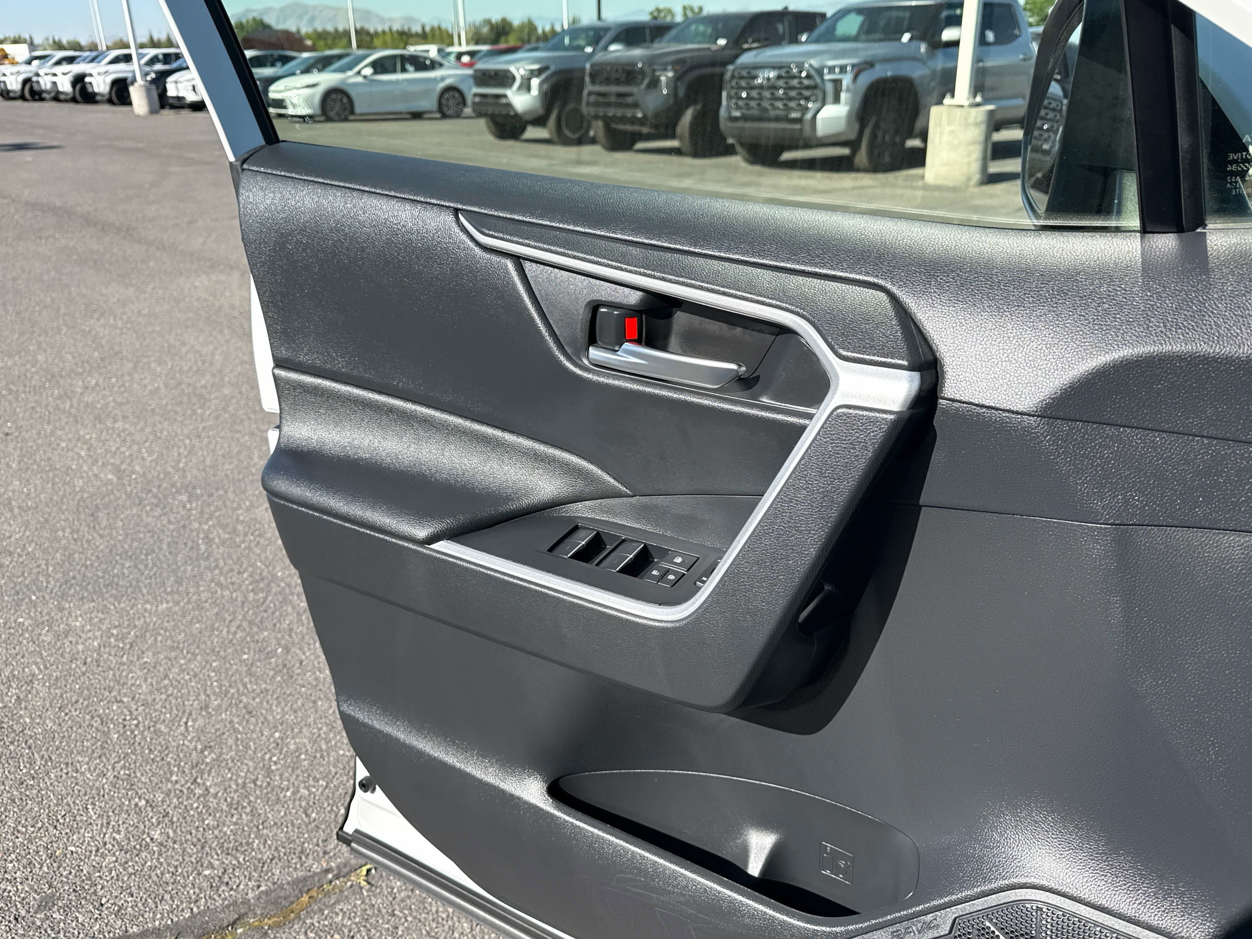 2025 Toyota RAV4 HYBRID Hybrid XLE Premium