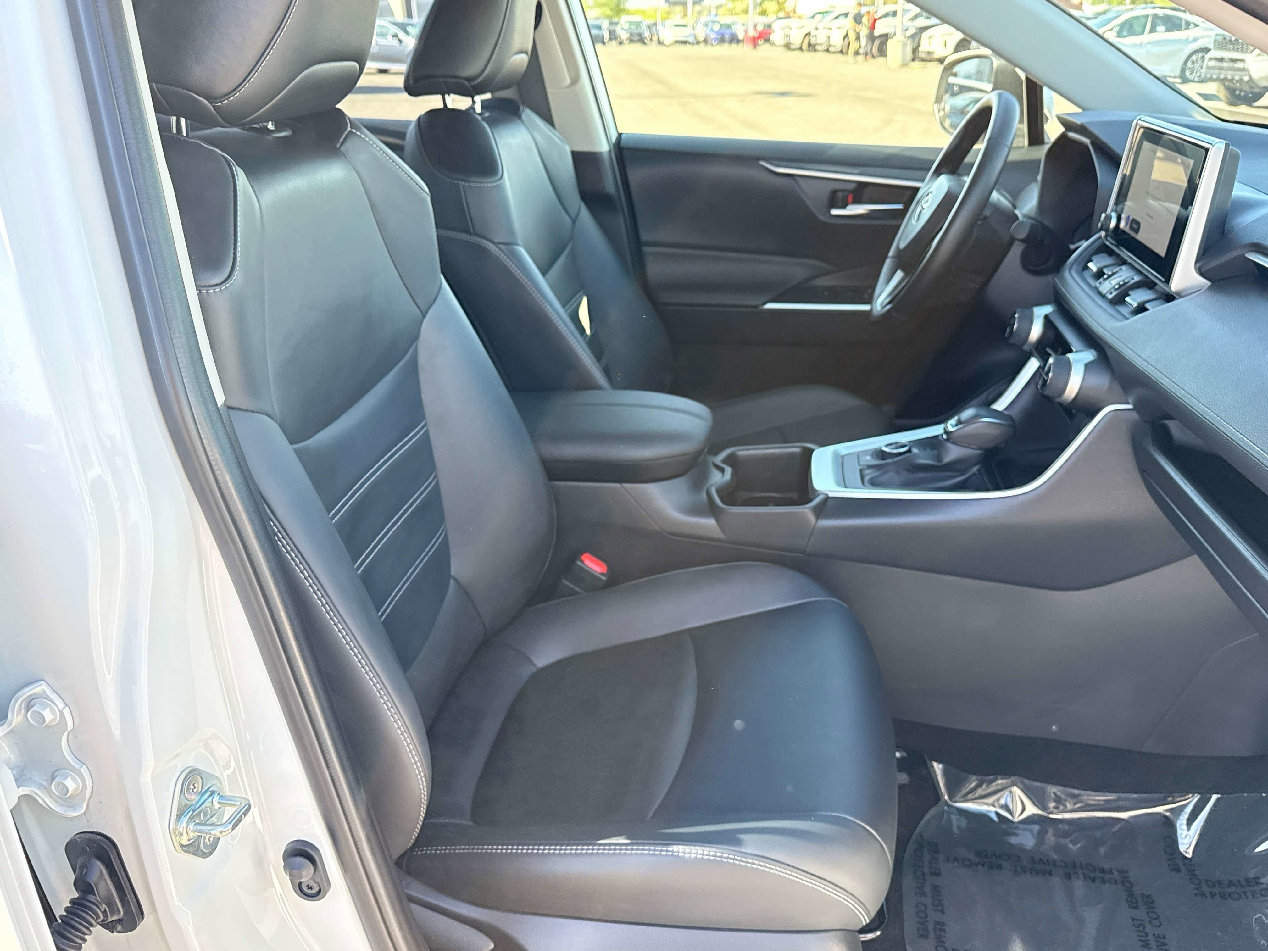 2025 Toyota RAV4 HYBRID Hybrid XLE Premium