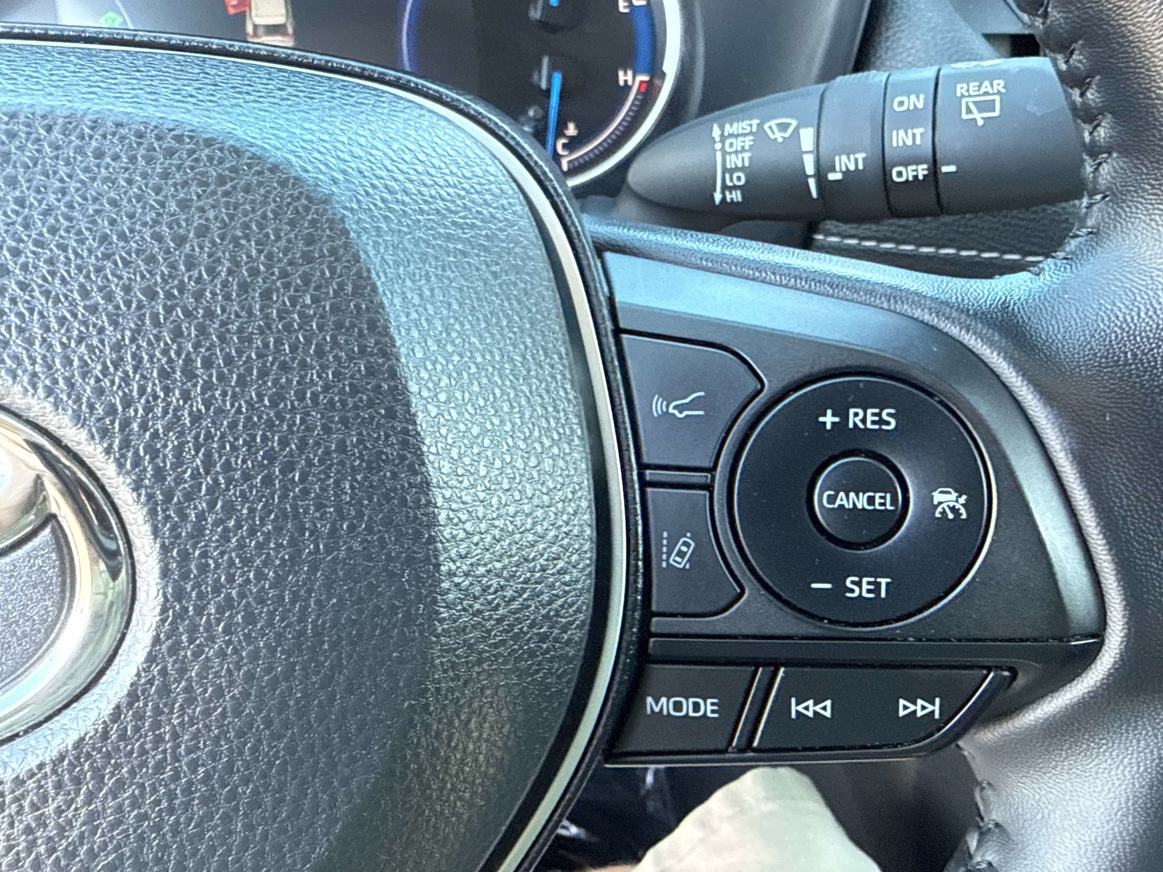 2025 Toyota RAV4 HYBRID Hybrid XLE Premium