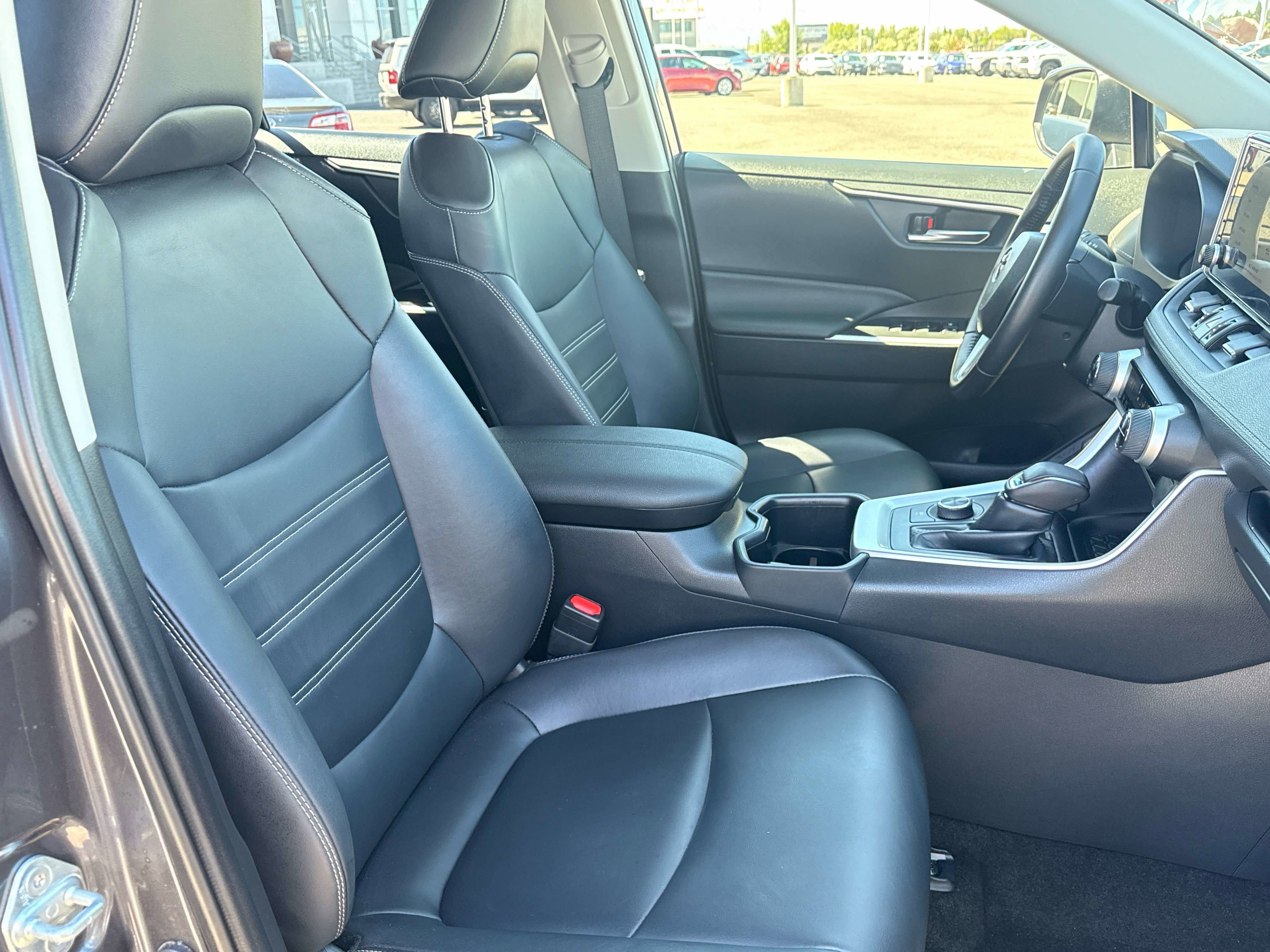 2025 Toyota RAV4 HYBRID Hybrid XLE Premium