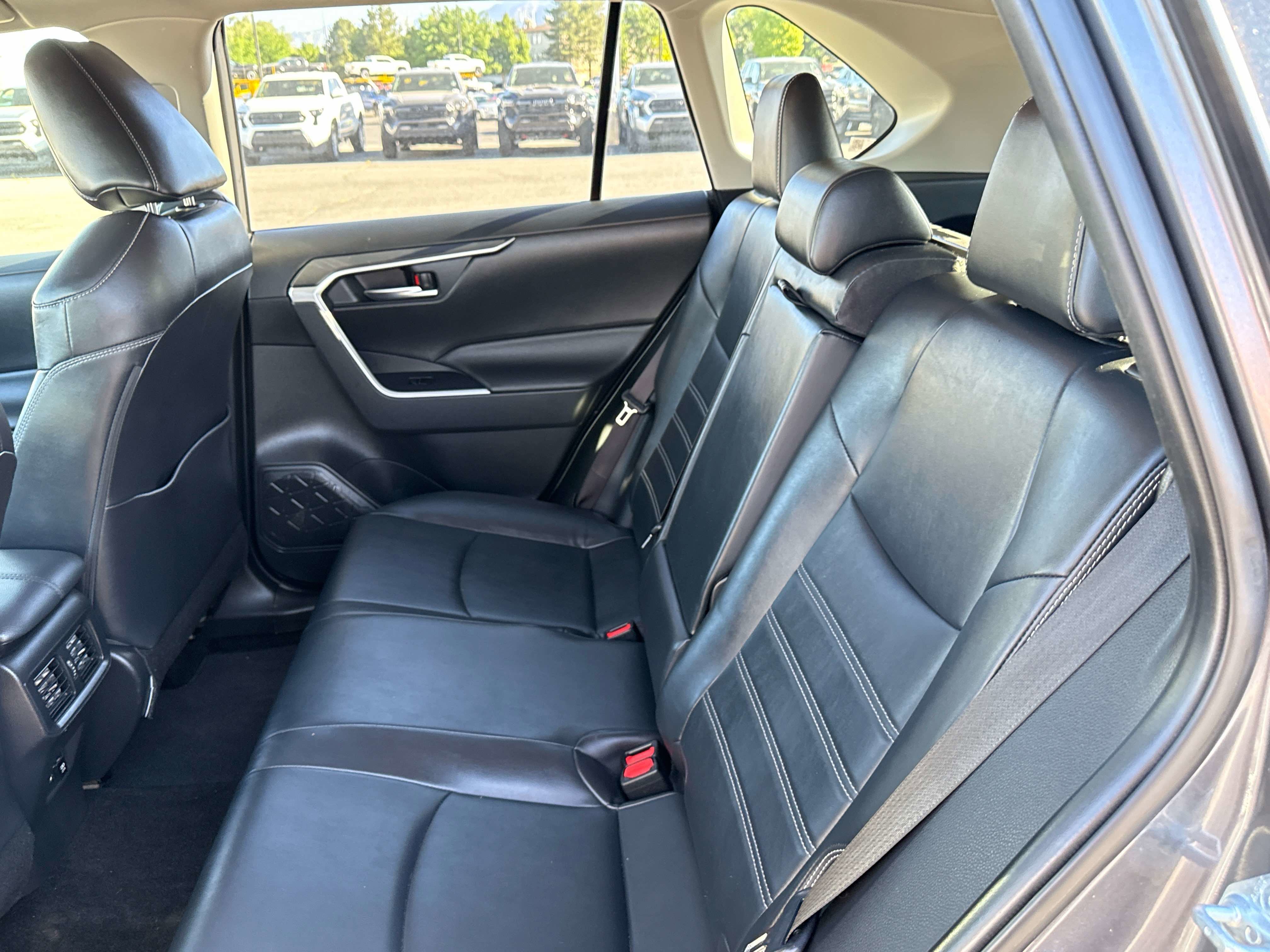 2020 Toyota RAV4 XLE Premium