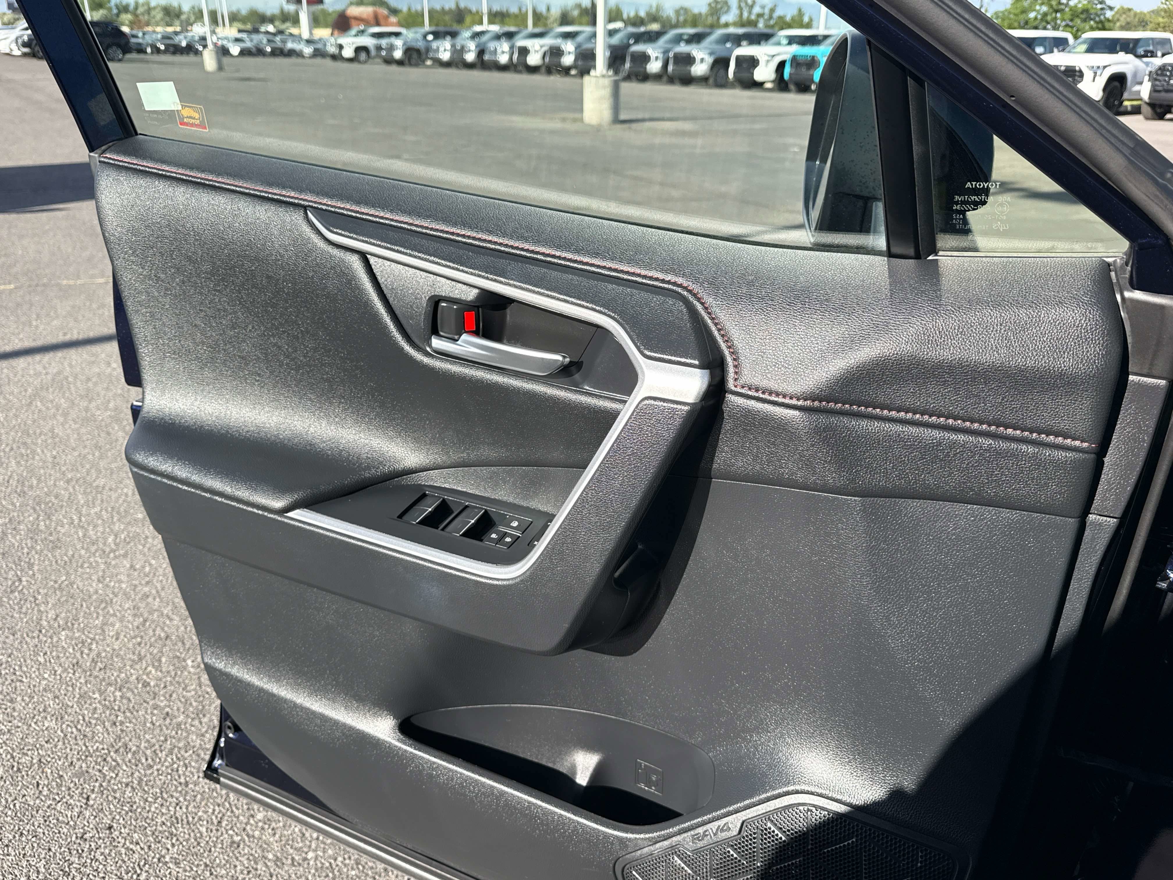 2024 Toyota RAV4 XSE - Photo 12