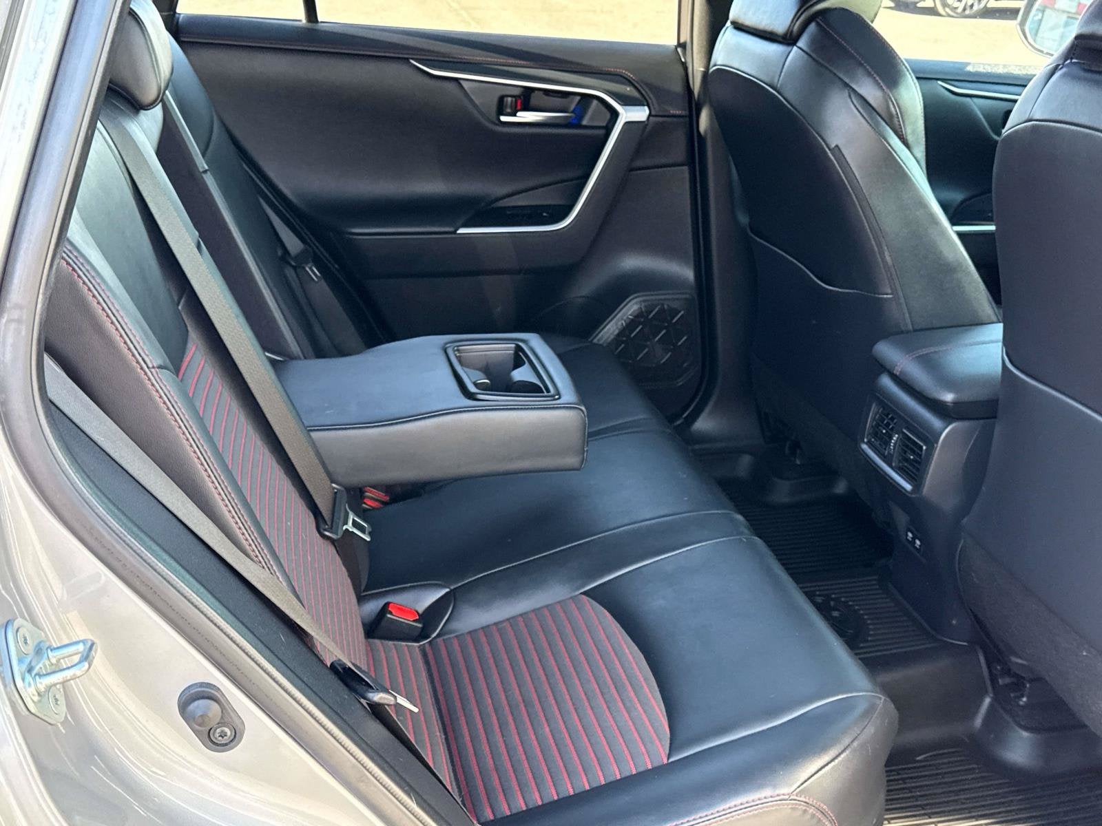 2021 Toyota RAV4 XSE - Photo 24