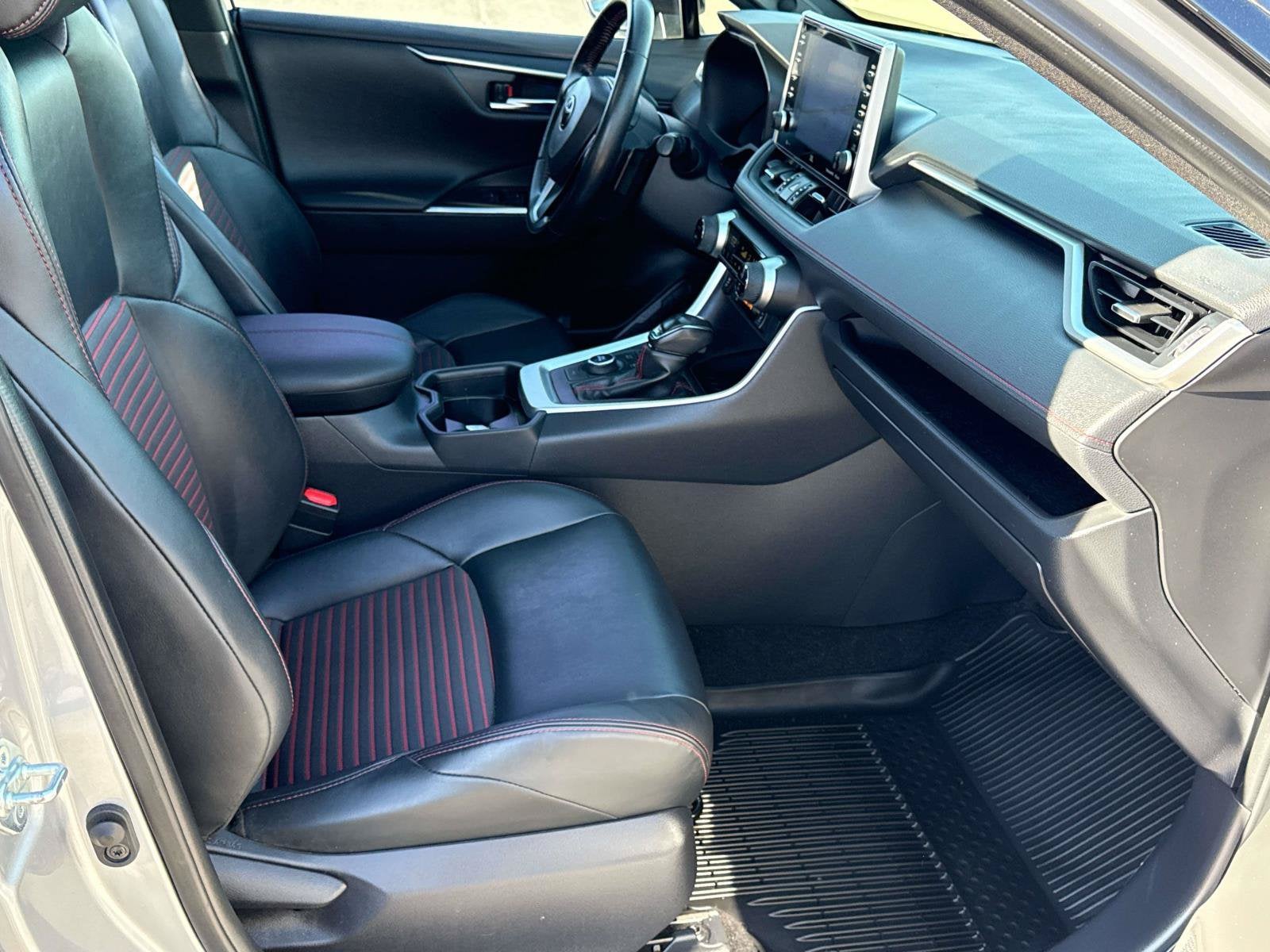 2021 Toyota RAV4 XSE - Photo 25