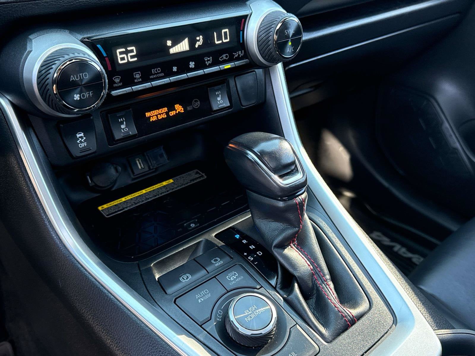 2021 Toyota RAV4 XSE - Photo 27