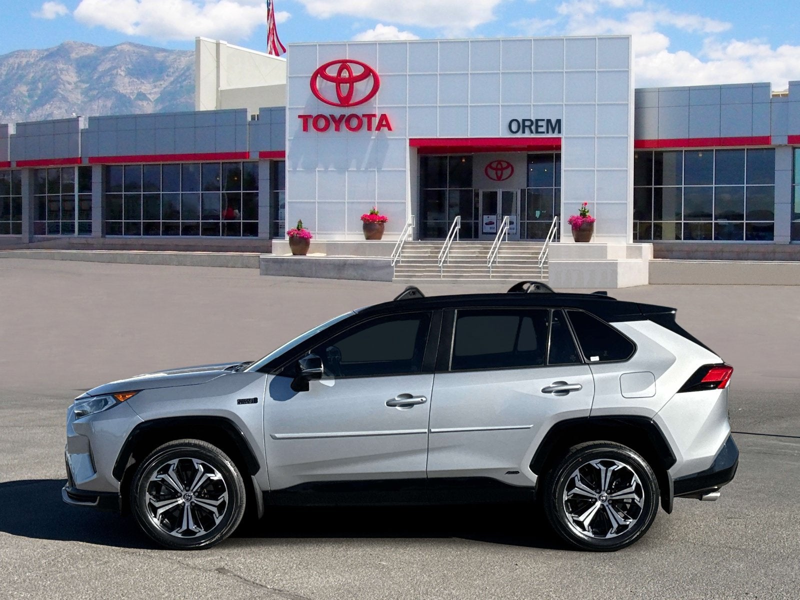 2021 Toyota RAV4 XSE - Photo 8