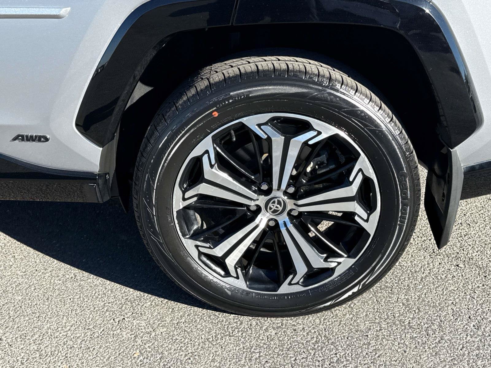 2021 Toyota RAV4 XSE - Photo 9