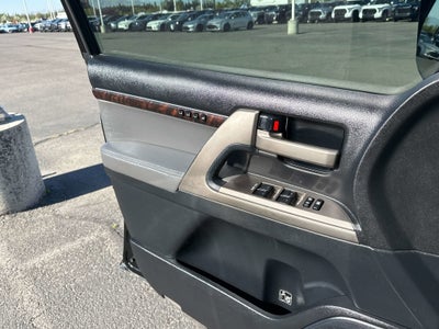 2009 Toyota LAND CRUISER 4dr 4WD (Natl)