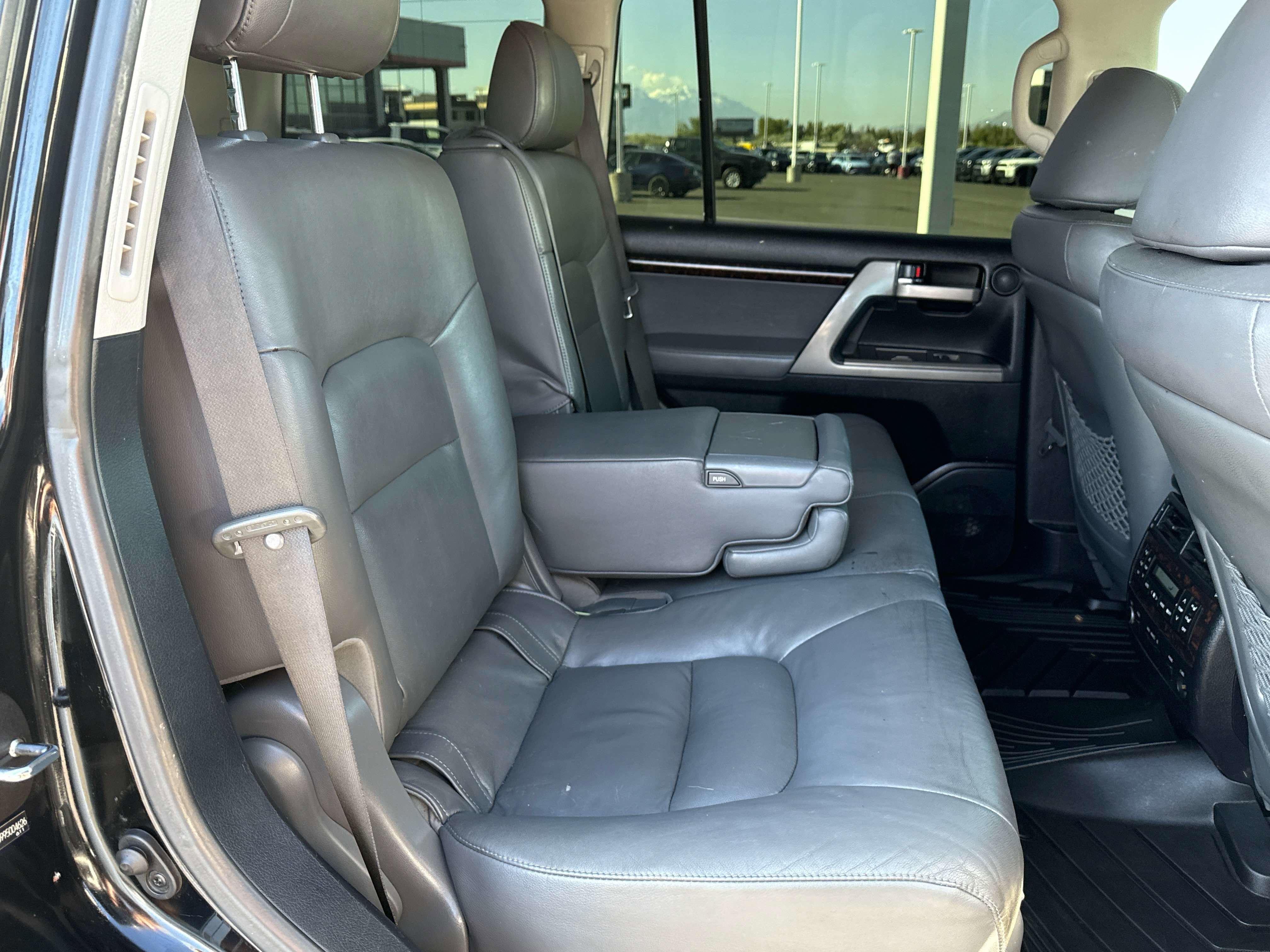 2009 Toyota LAND CRUISER 4dr 4WD (Natl)