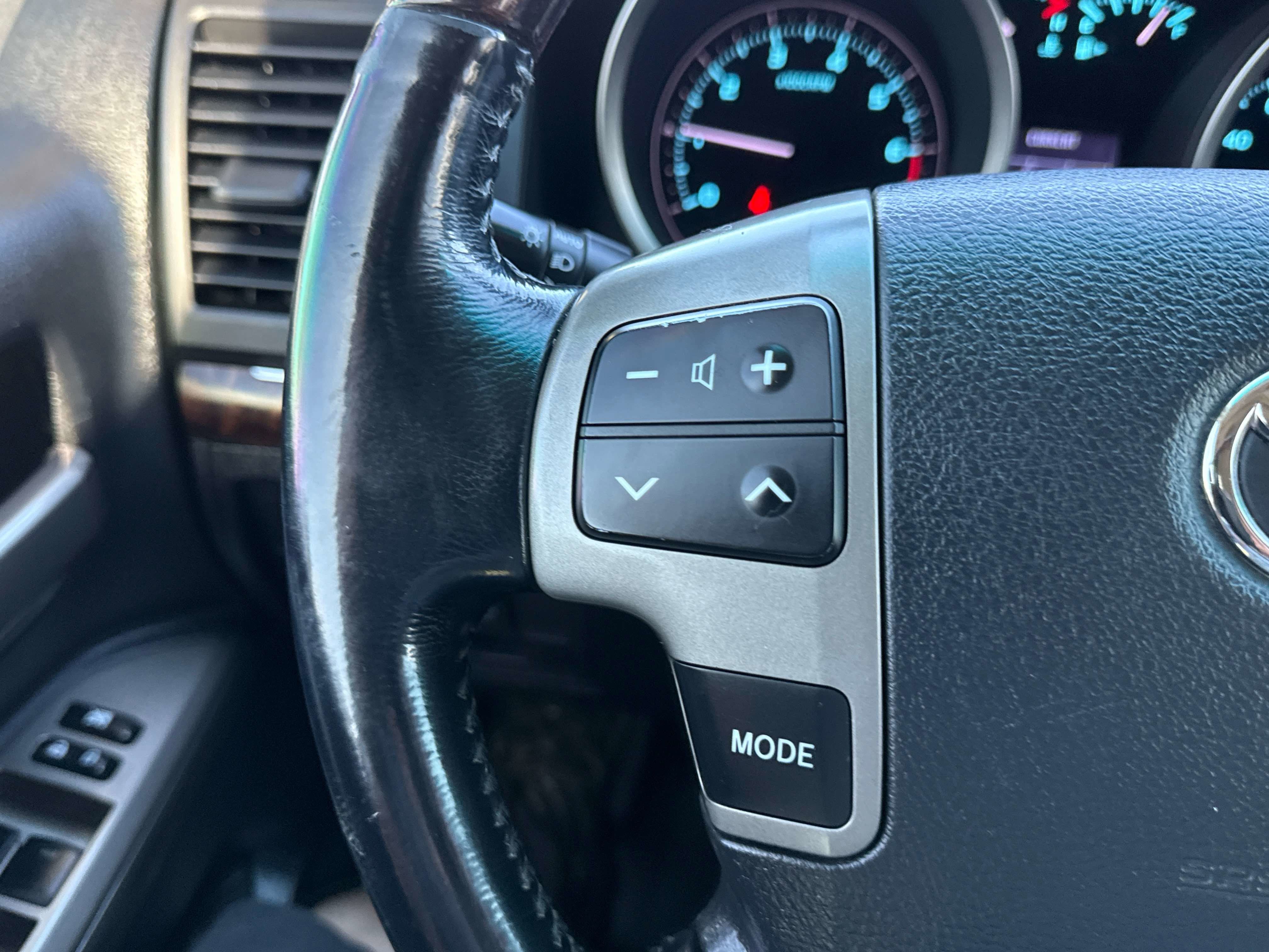 2009 Toyota LAND CRUISER 4dr 4WD (Natl)