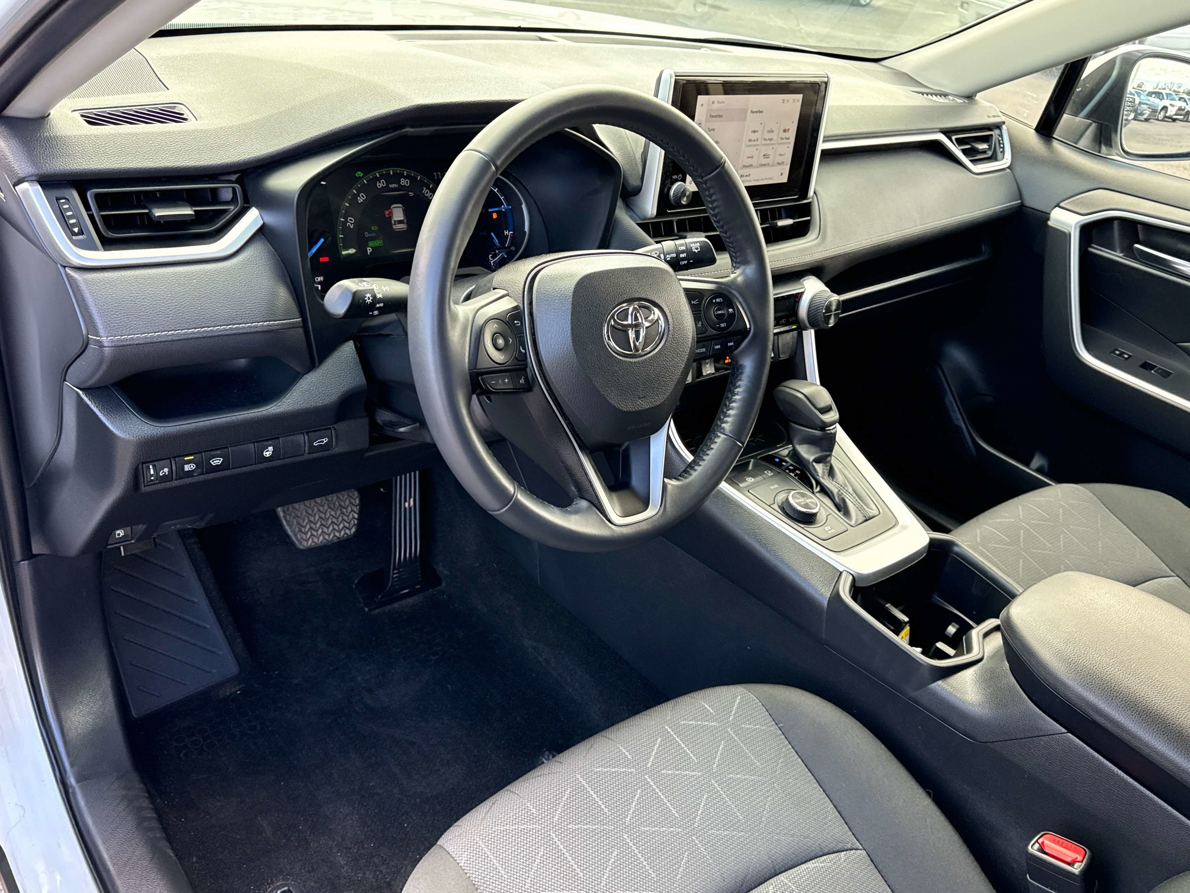 2024 Toyota RAV4 HYBRID Hybrid XLE