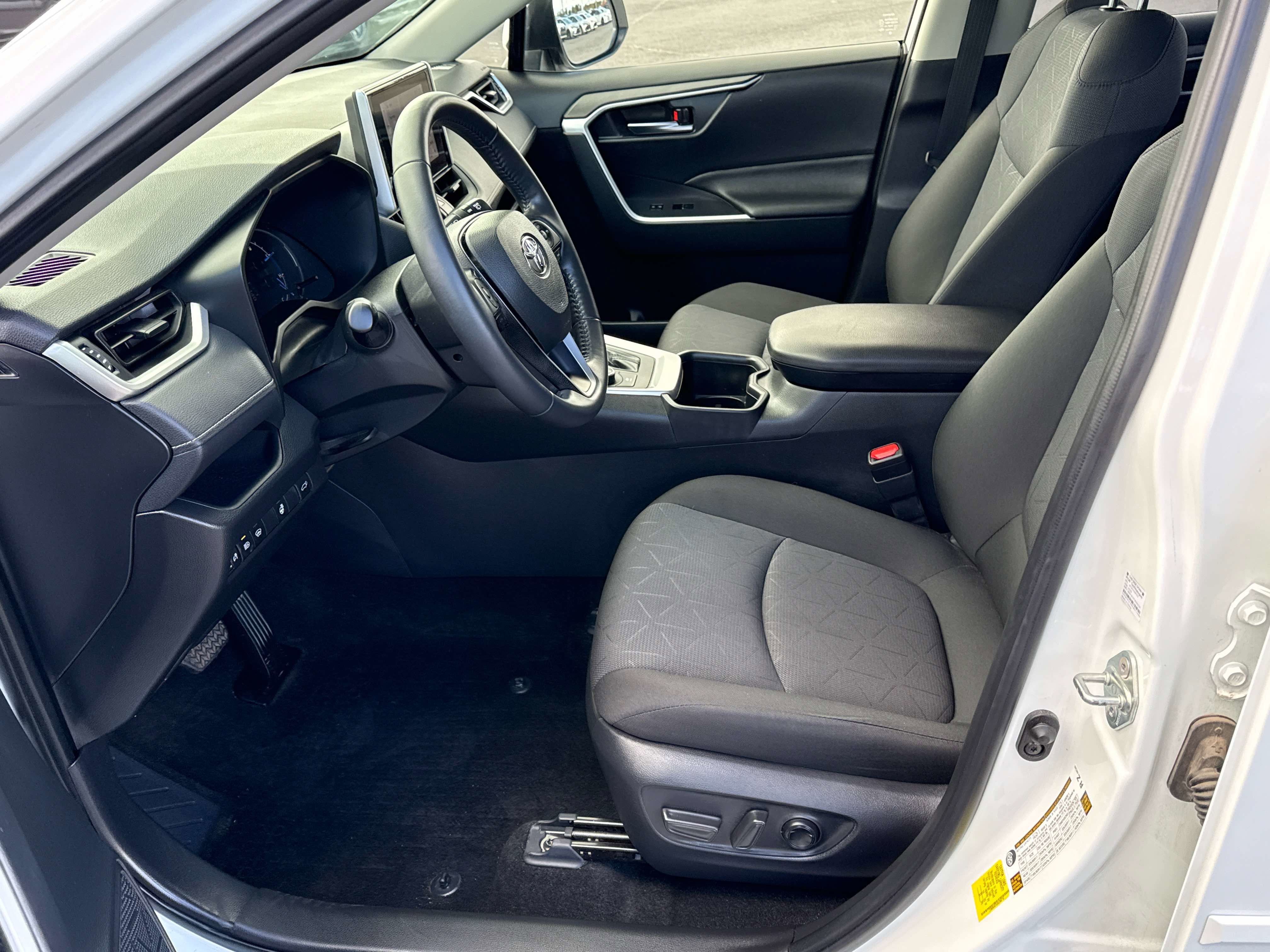 2024 Toyota RAV4 HYBRID Hybrid XLE