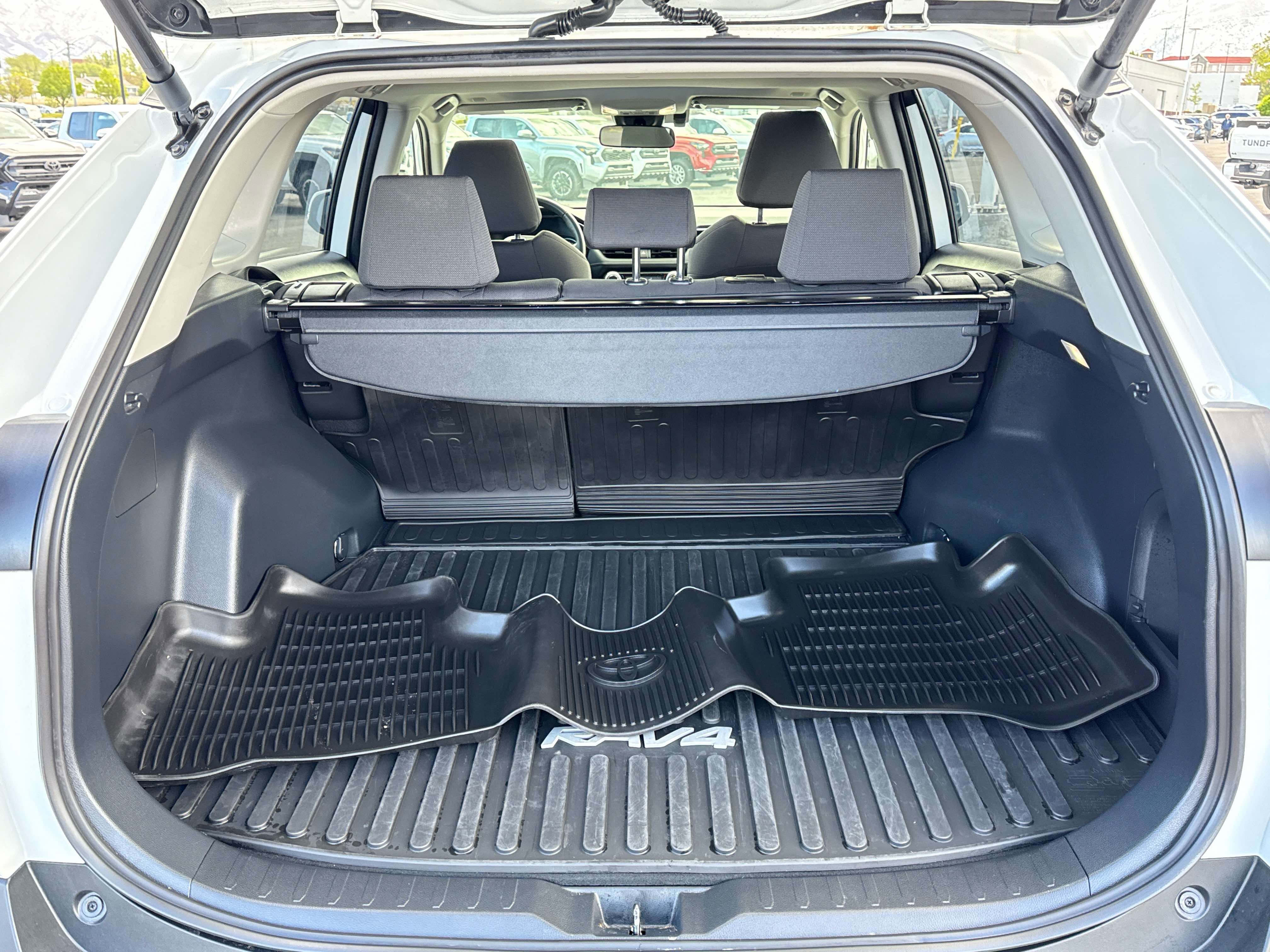 2024 Toyota RAV4 HYBRID Hybrid XLE