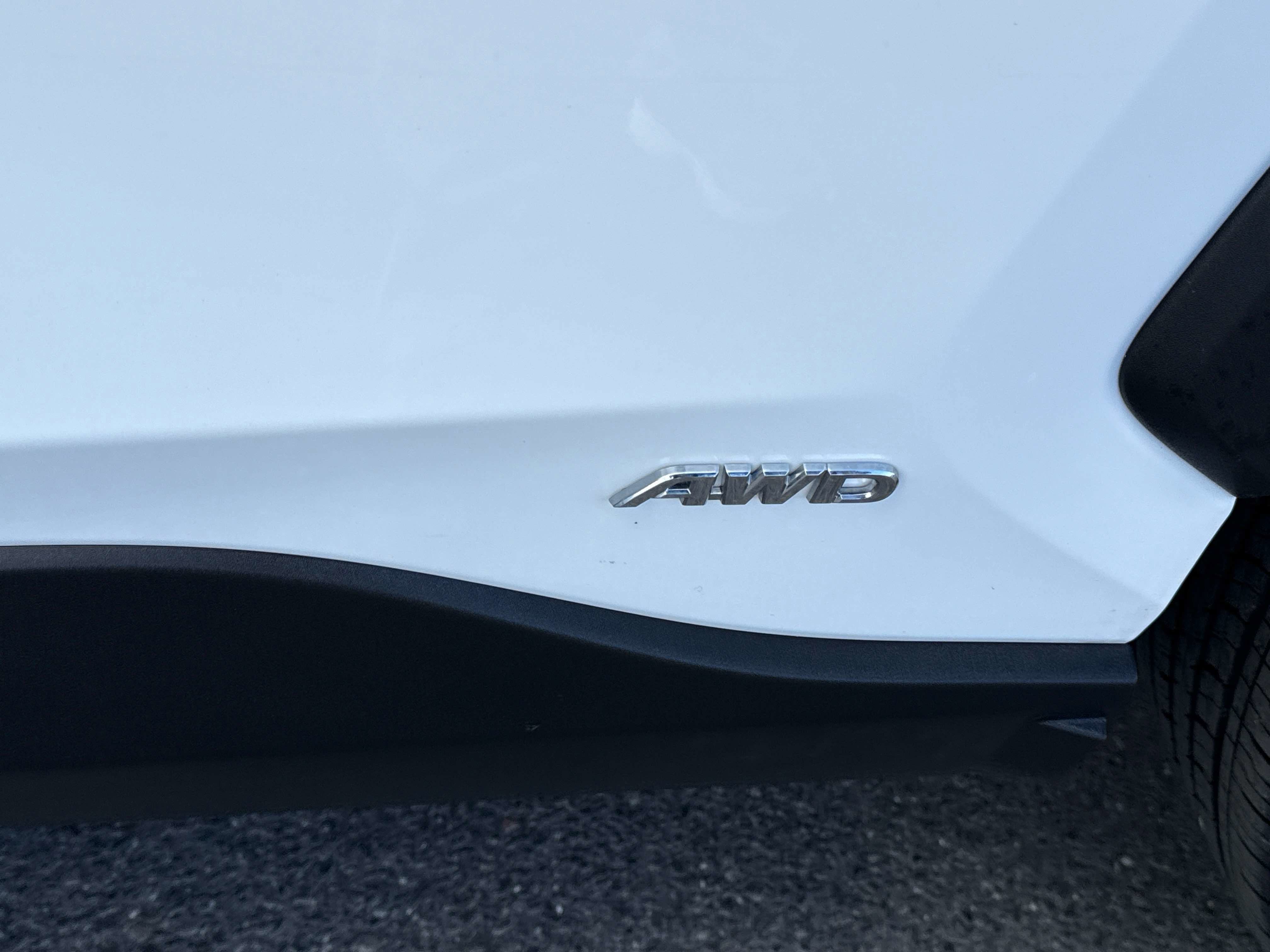 2024 Toyota RAV4 HYBRID Hybrid XLE