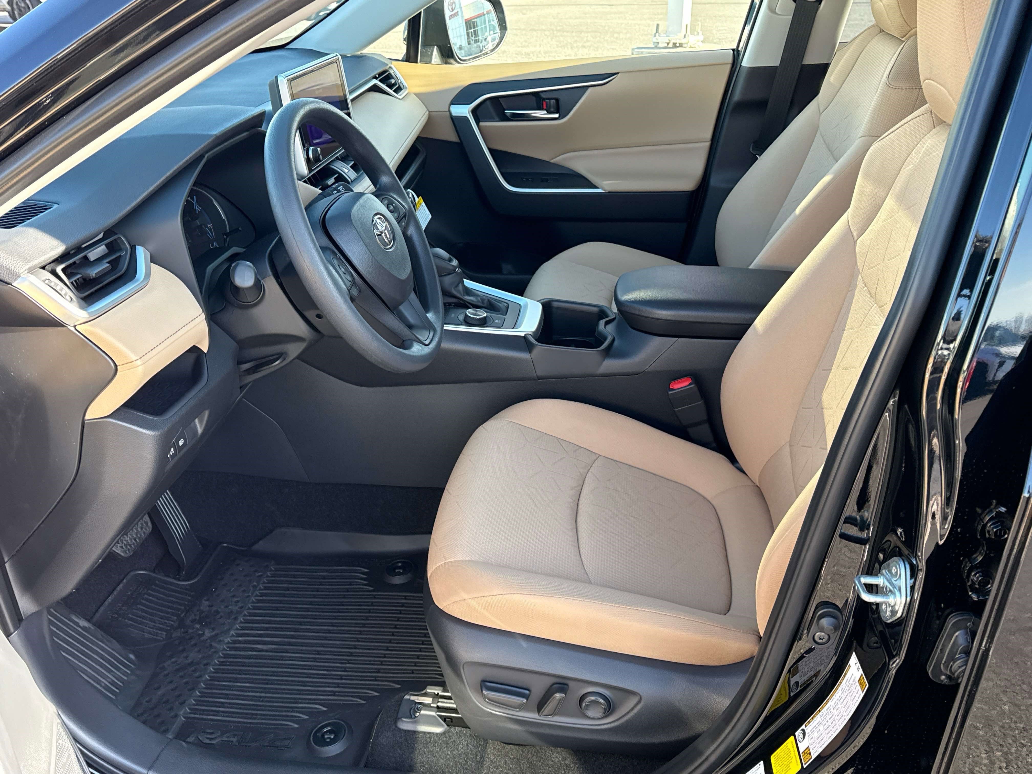 2025 Toyota RAV4 HYBRID Hybrid XLE