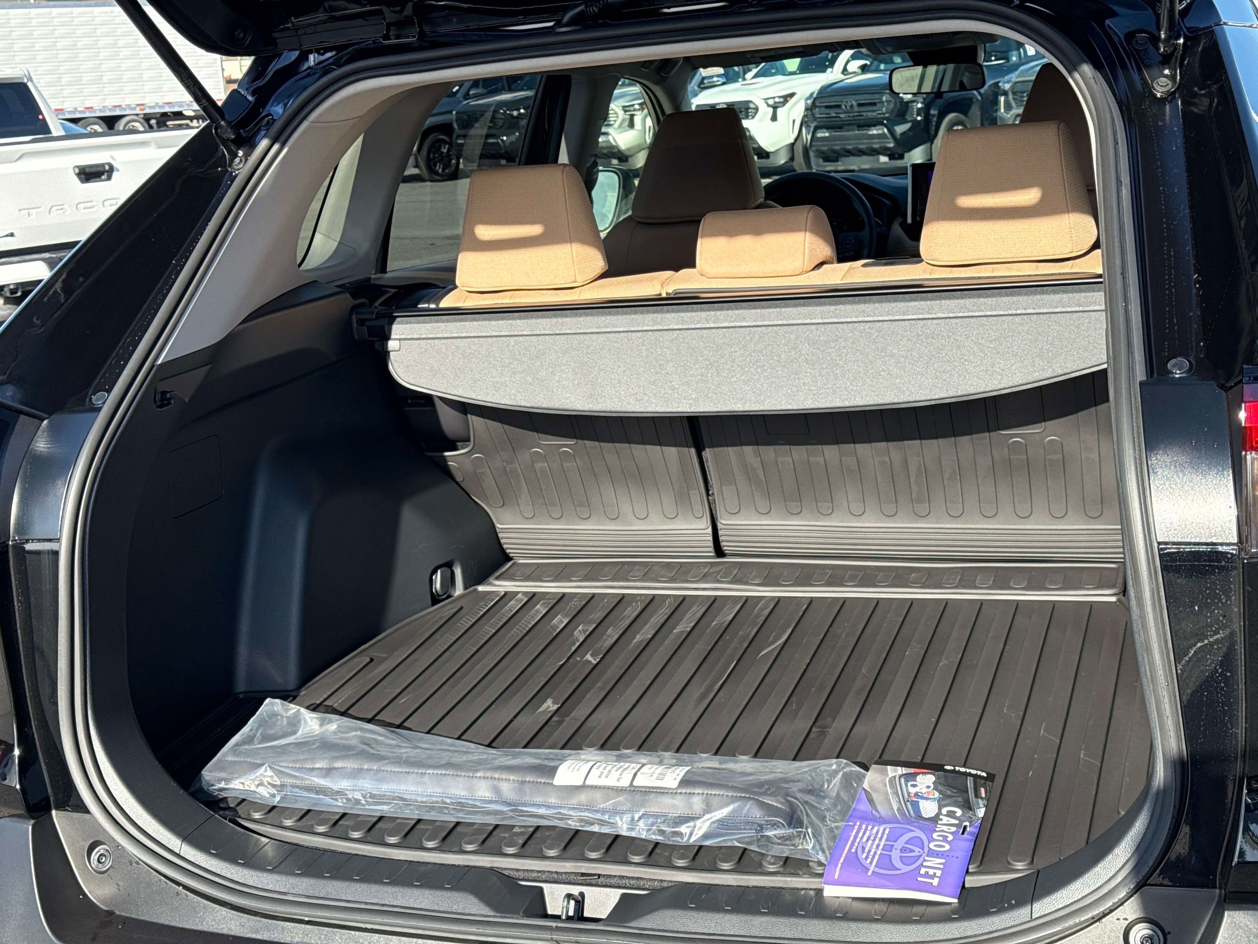 2025 Toyota RAV4 HYBRID Hybrid XLE