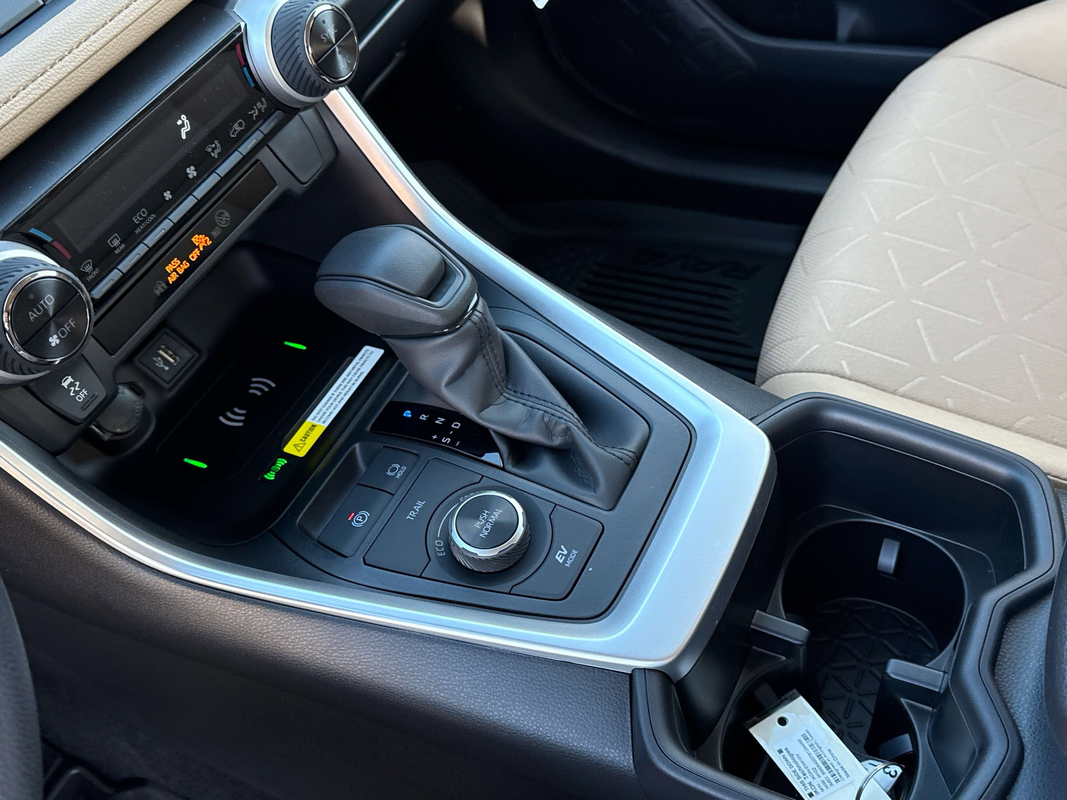 2025 Toyota RAV4 HYBRID Hybrid XLE