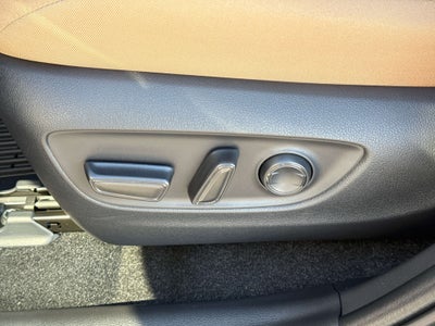 2025 Toyota RAV4 HYBRID Hybrid XLE