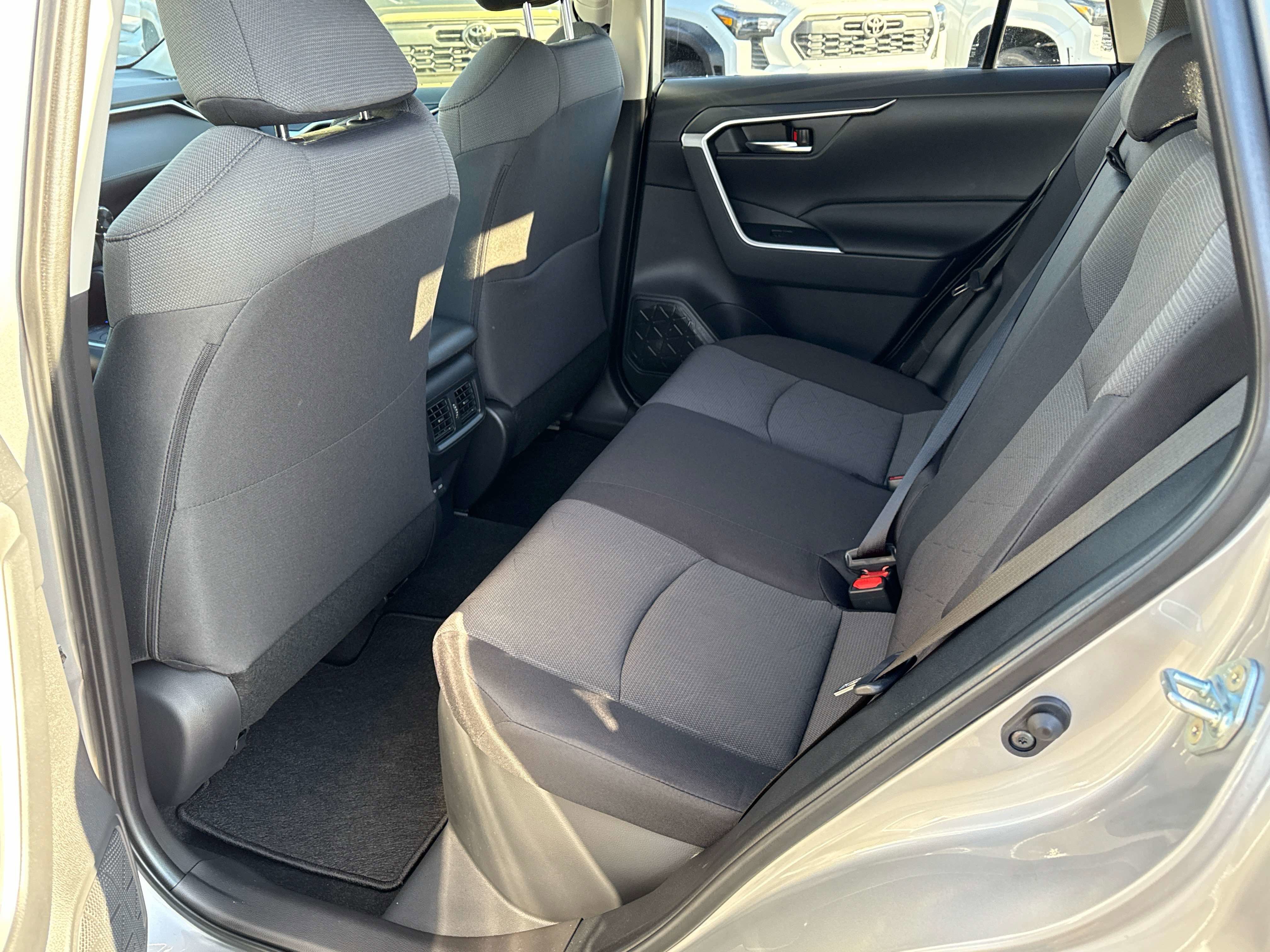 2025 Toyota RAV4 HYBRID Hybrid XLE