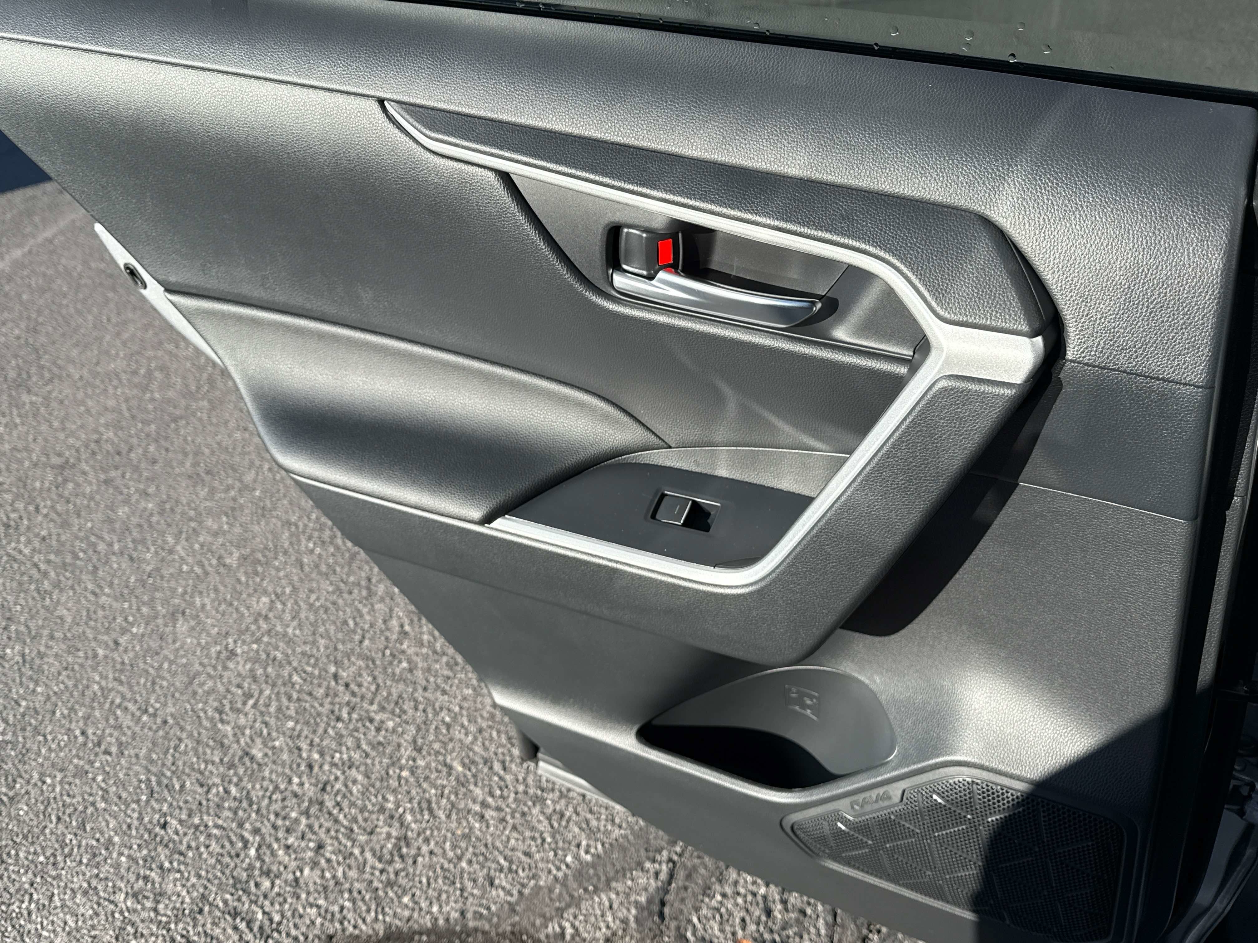 2025 Toyota RAV4 HYBRID Hybrid XLE