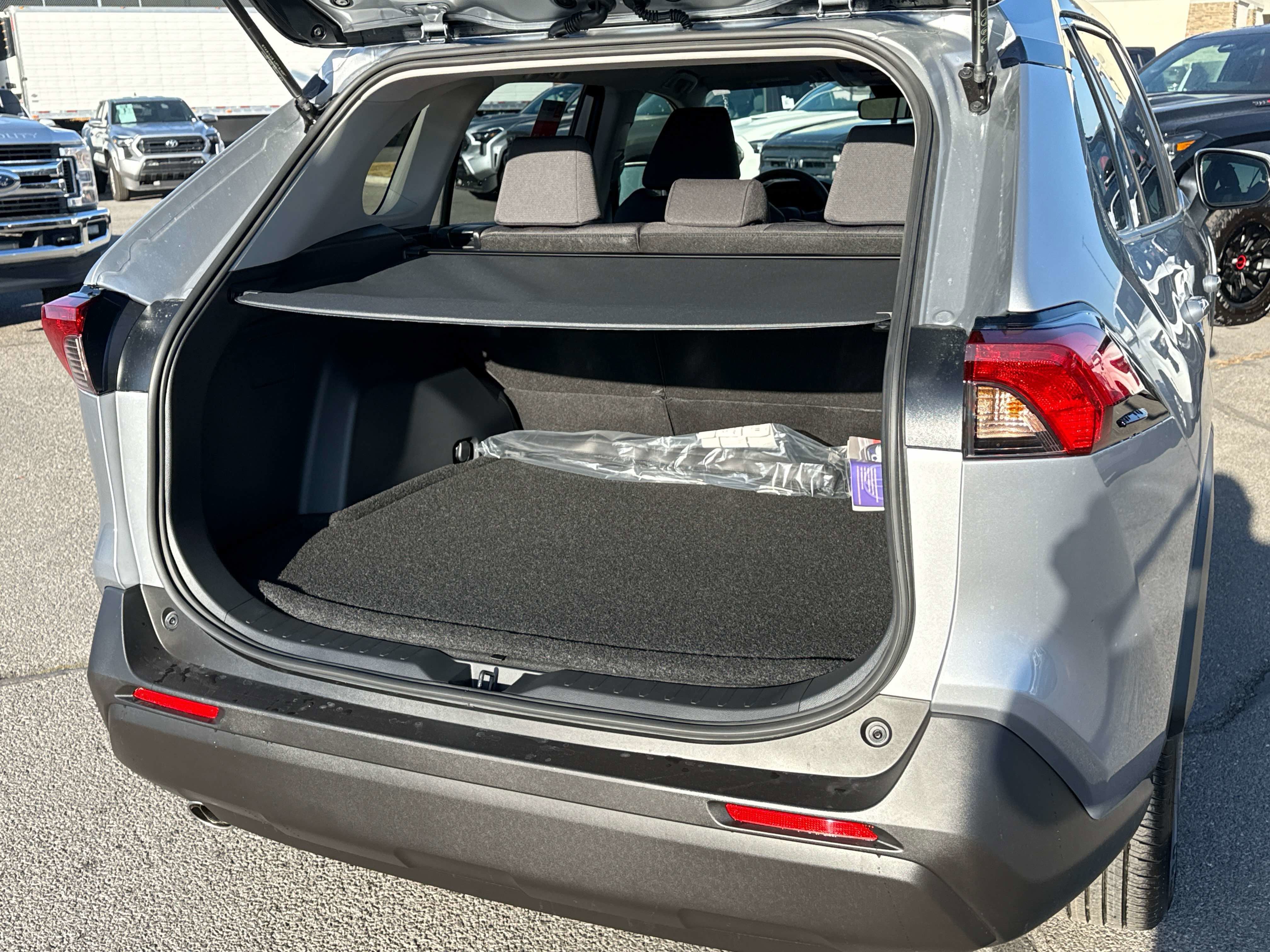 2025 Toyota RAV4 HYBRID Hybrid XLE