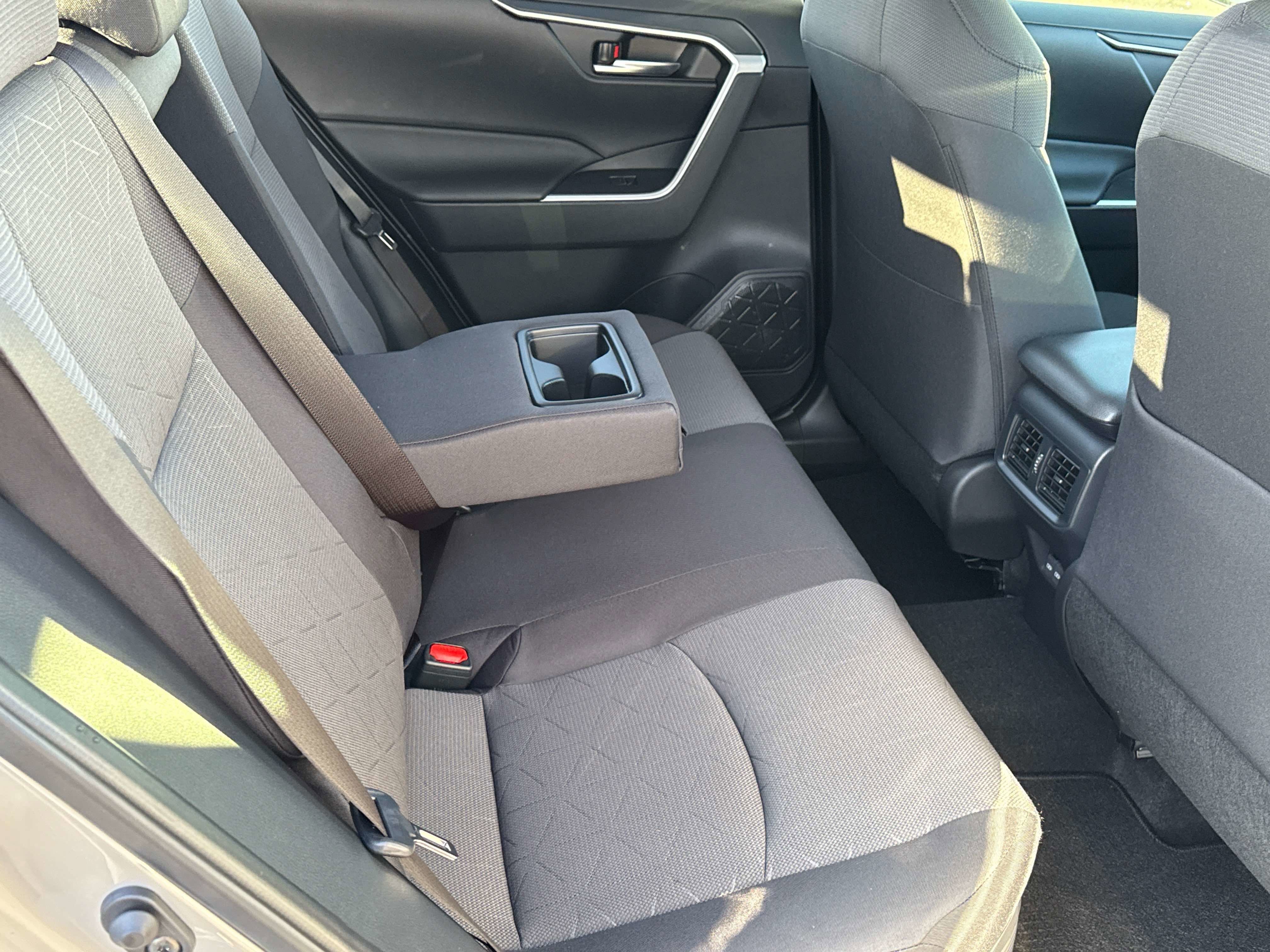 2025 Toyota RAV4 HYBRID Hybrid XLE