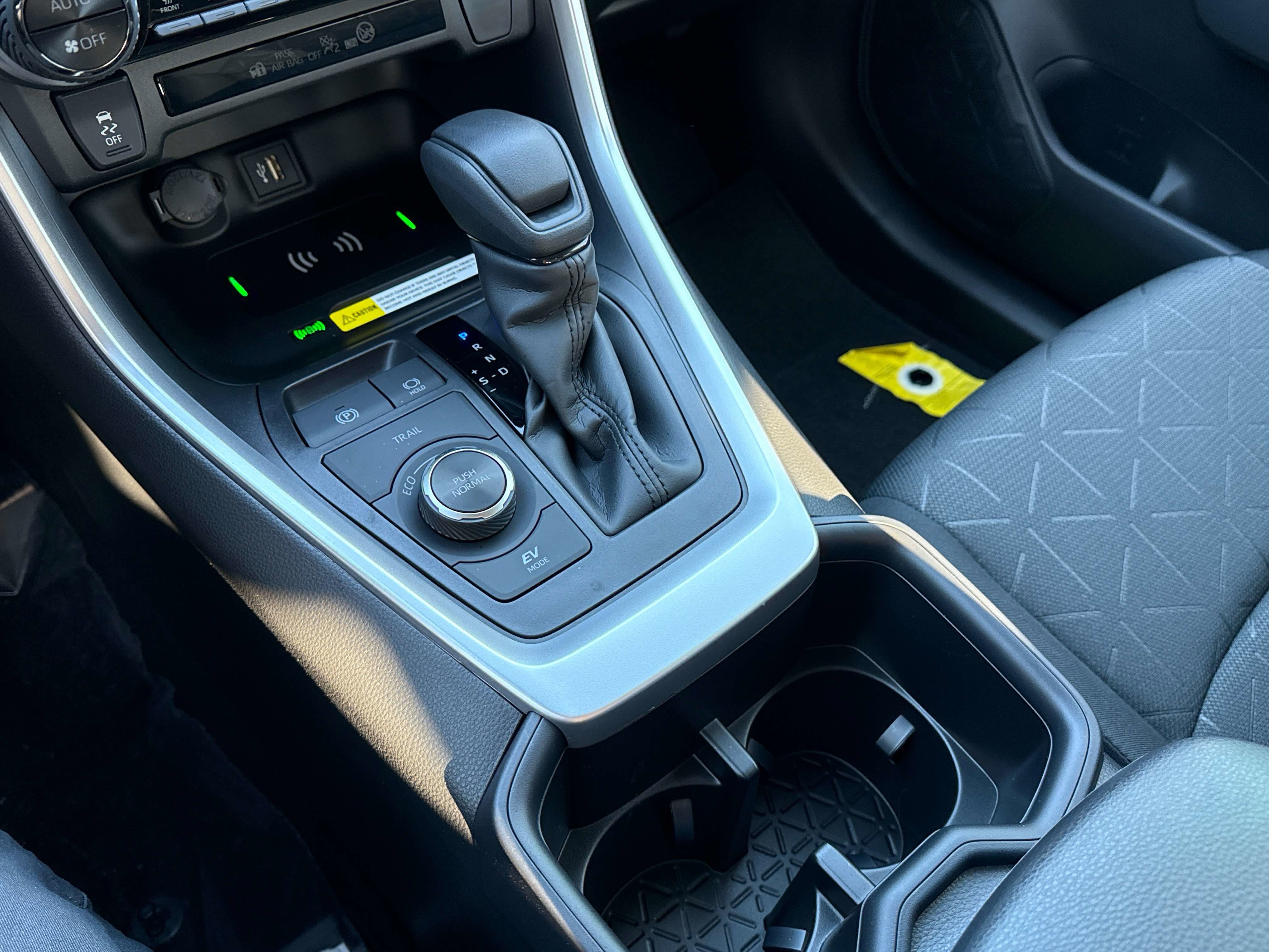 2025 Toyota RAV4 HYBRID Hybrid XLE