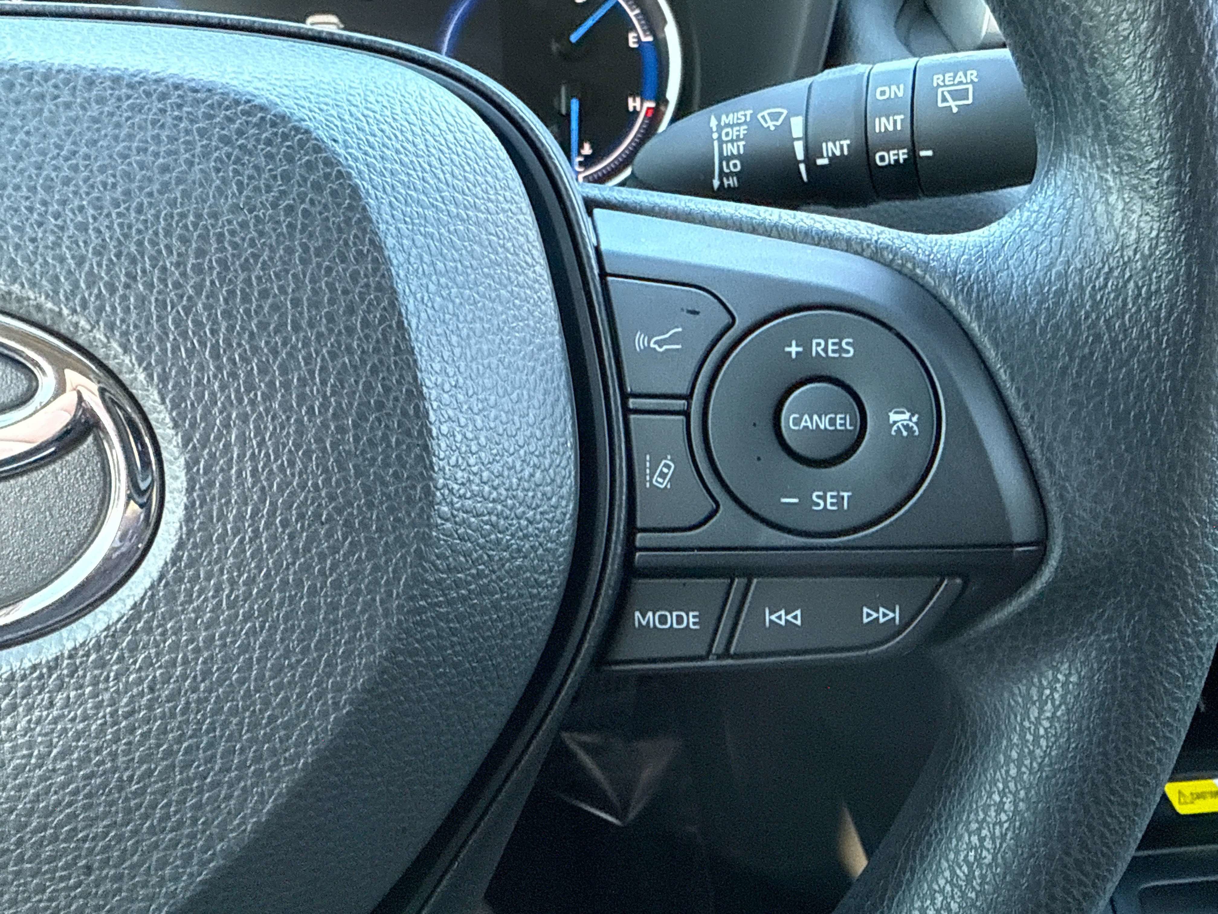 2025 Toyota RAV4 HYBRID Hybrid XLE